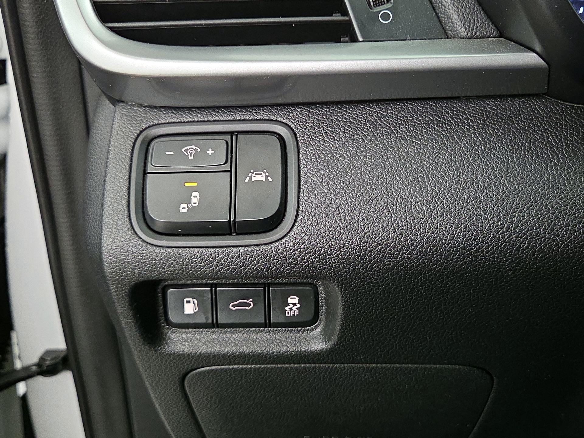 Thumbnail: 2020 Kia Optima - 13