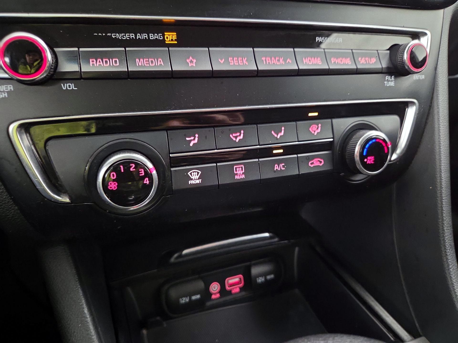 Thumbnail: 2020 Kia Optima - 16