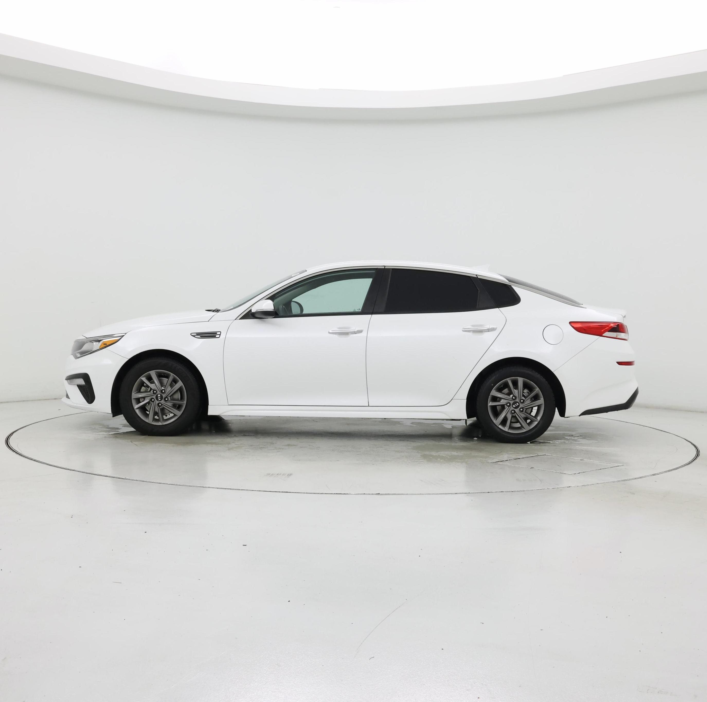 Thumbnail: 2020 Kia Optima - 3