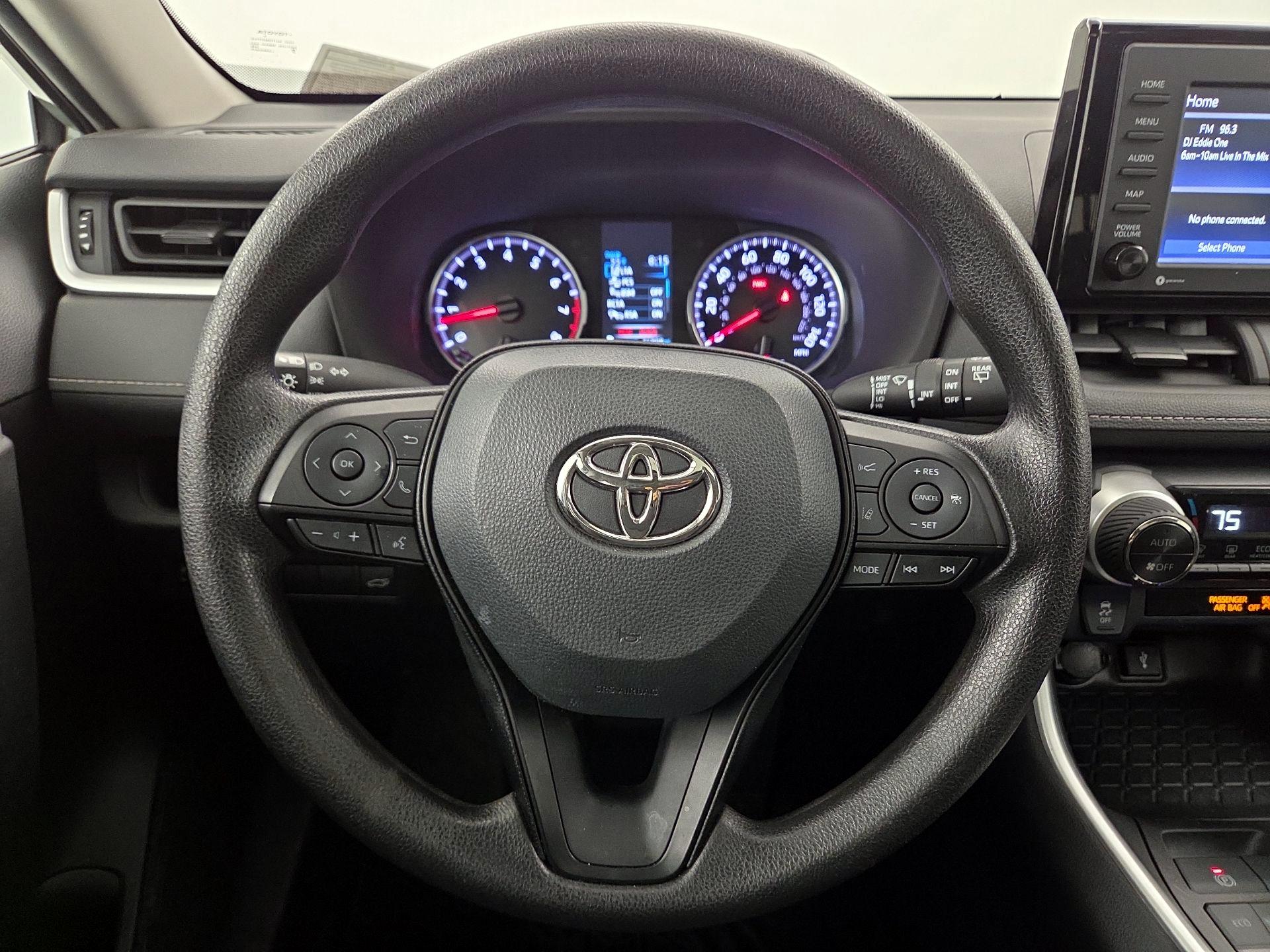 Thumbnail: 2022 Toyota RAV4 - 10