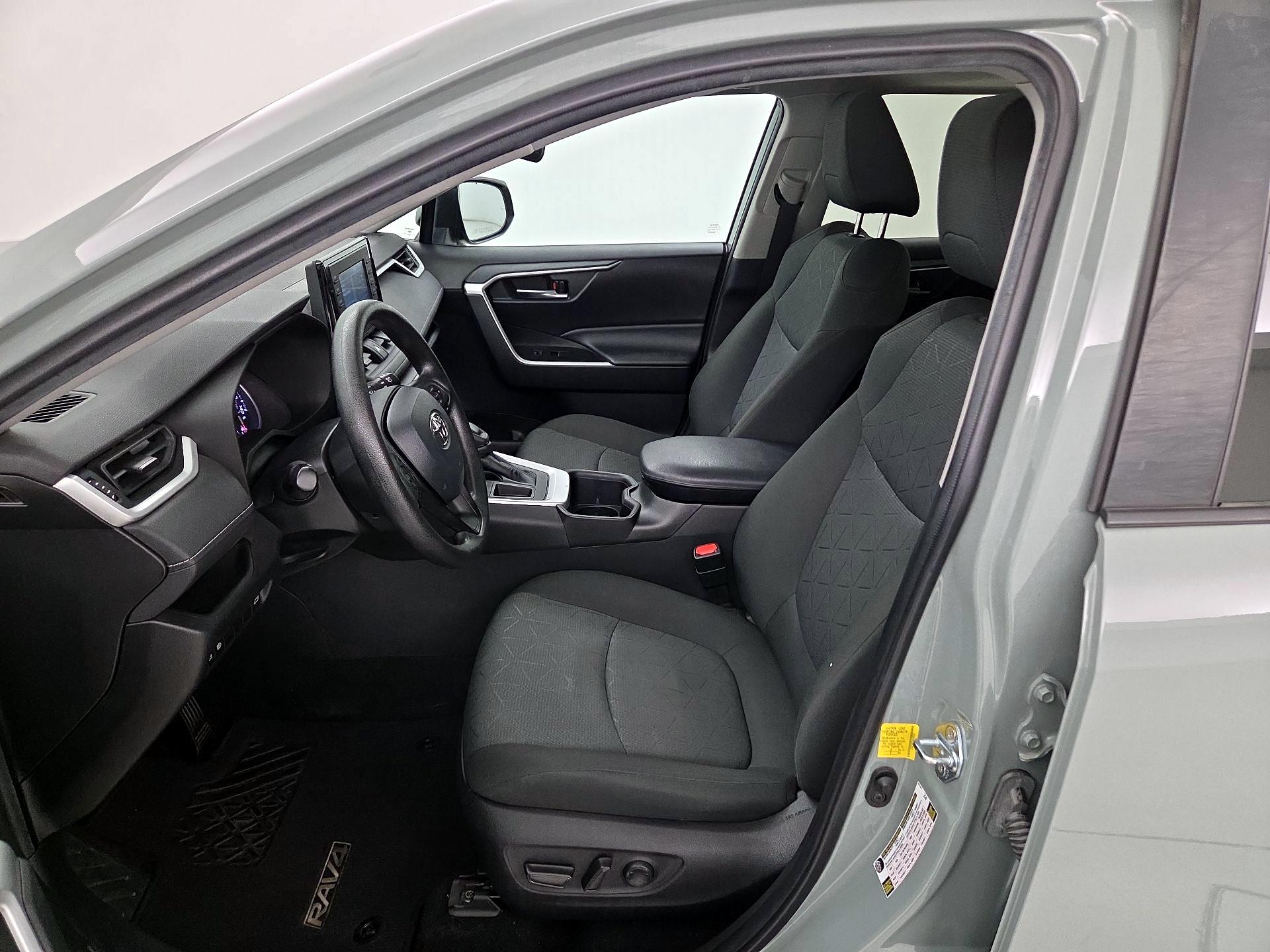 Thumbnail: 2022 Toyota RAV4 - 11