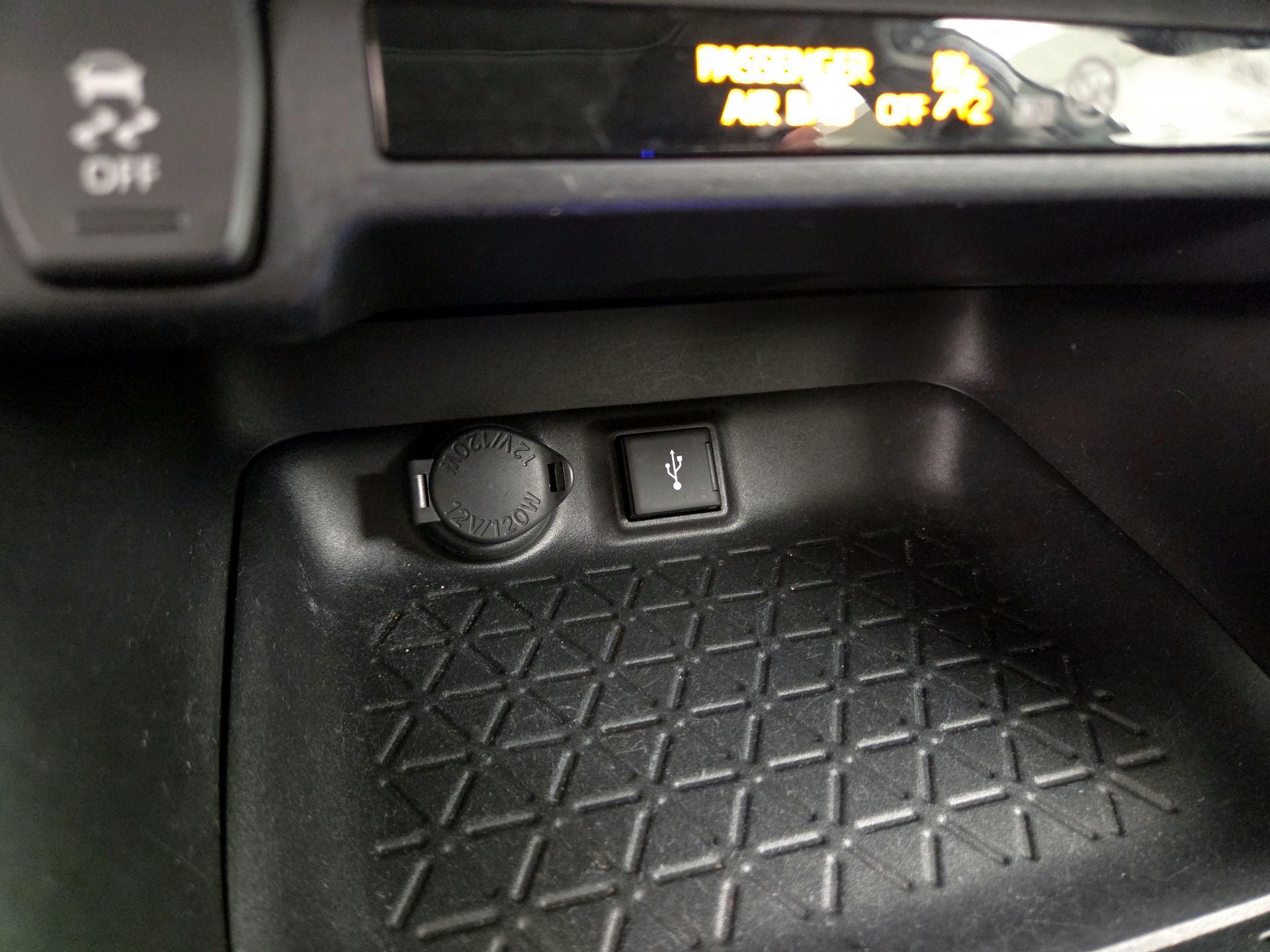 Thumbnail: 2022 Toyota RAV4 - 18