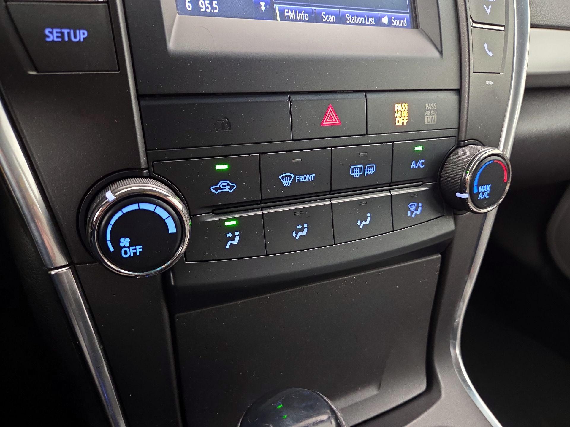 Thumbnail: 2016 Toyota Camry - 16