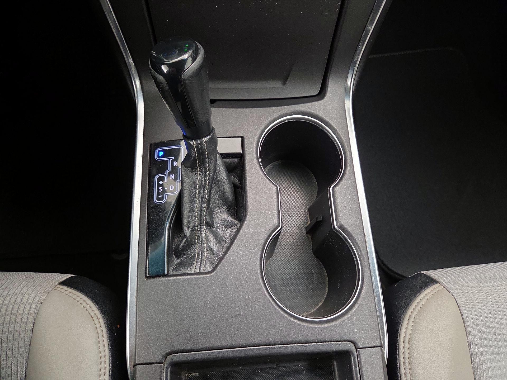 Thumbnail: 2016 Toyota Camry - 17