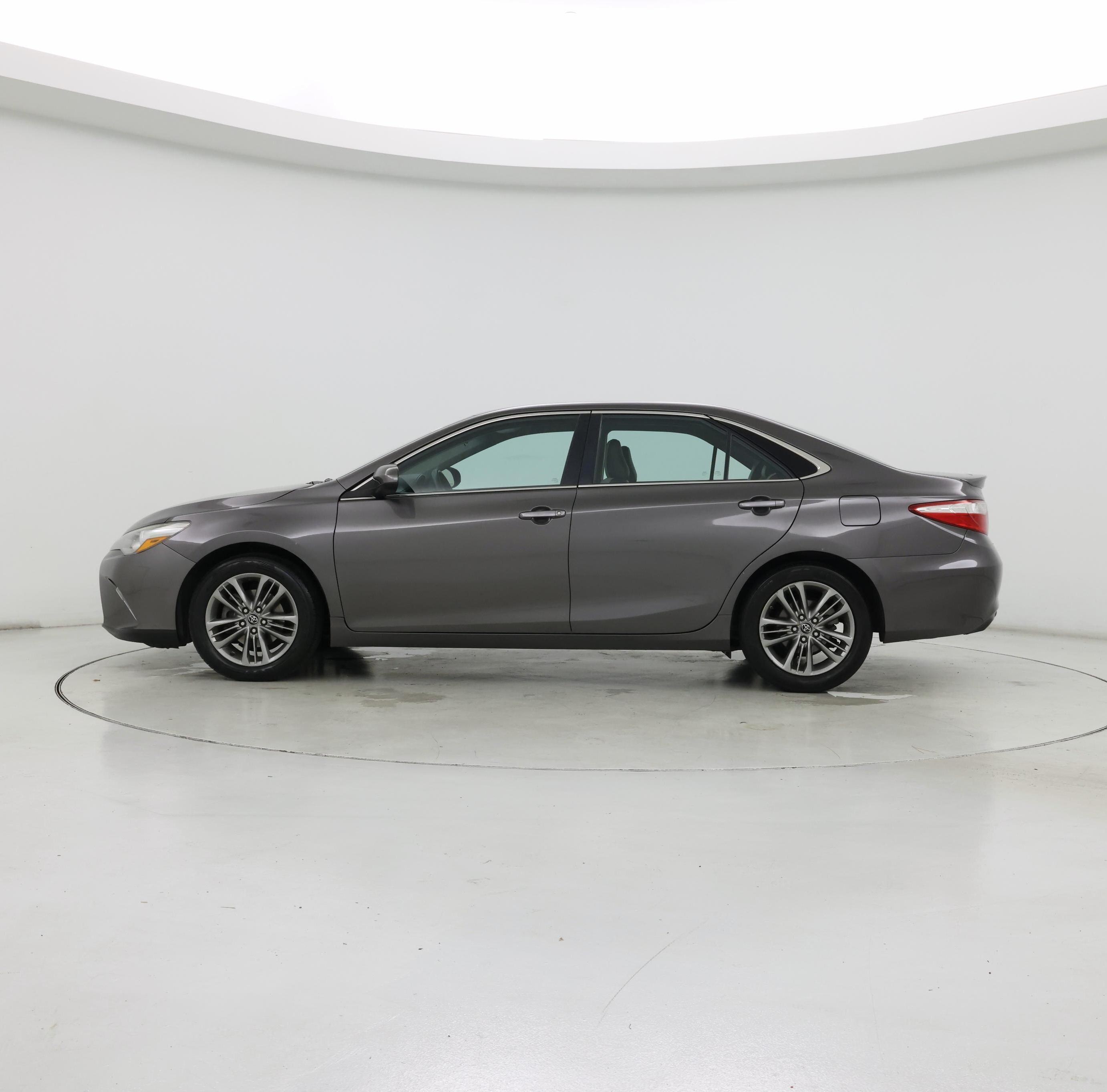 Thumbnail: 2016 Toyota Camry - 3