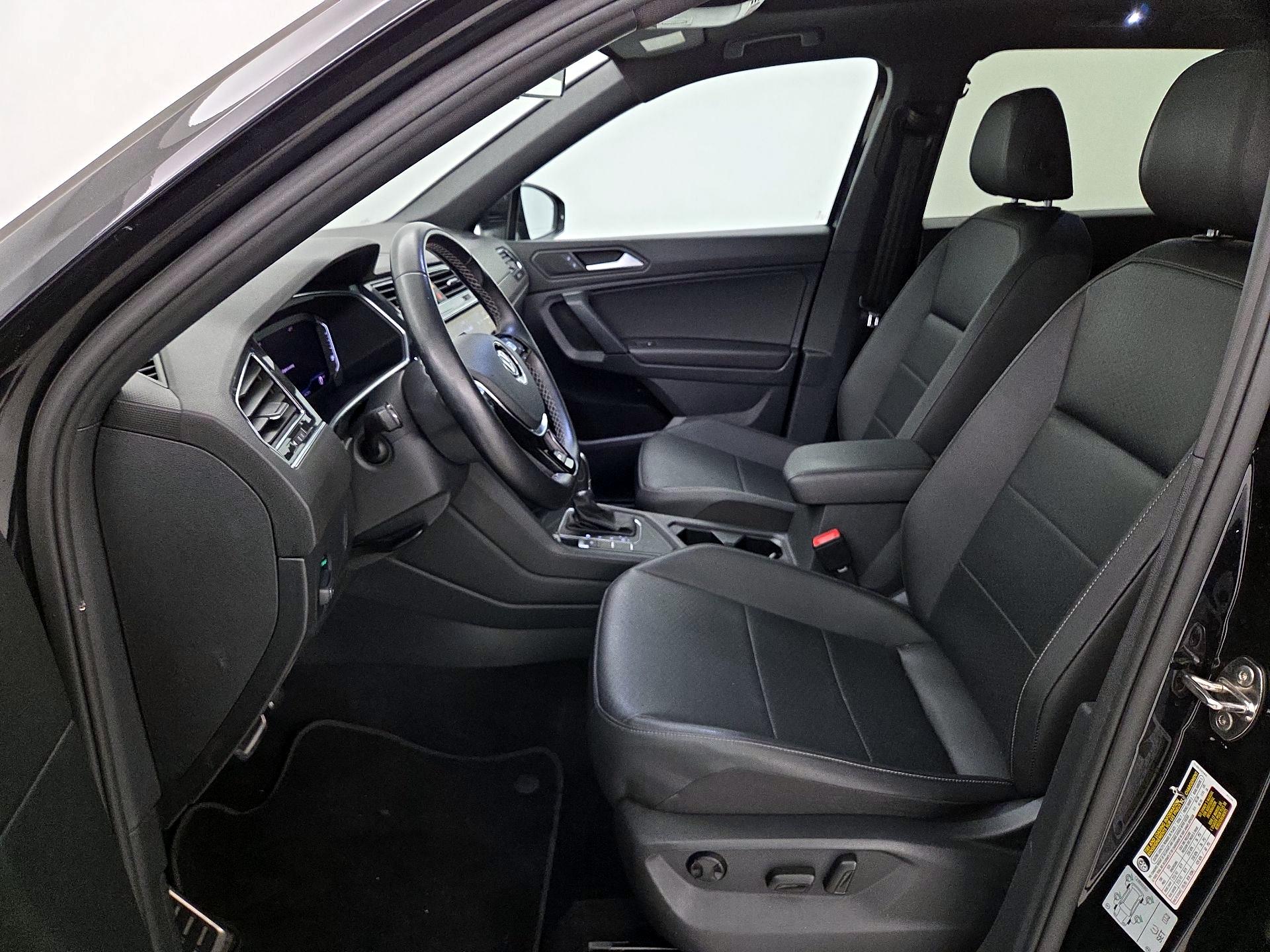 Thumbnail: 2019 Volkswagen Tiguan - 11