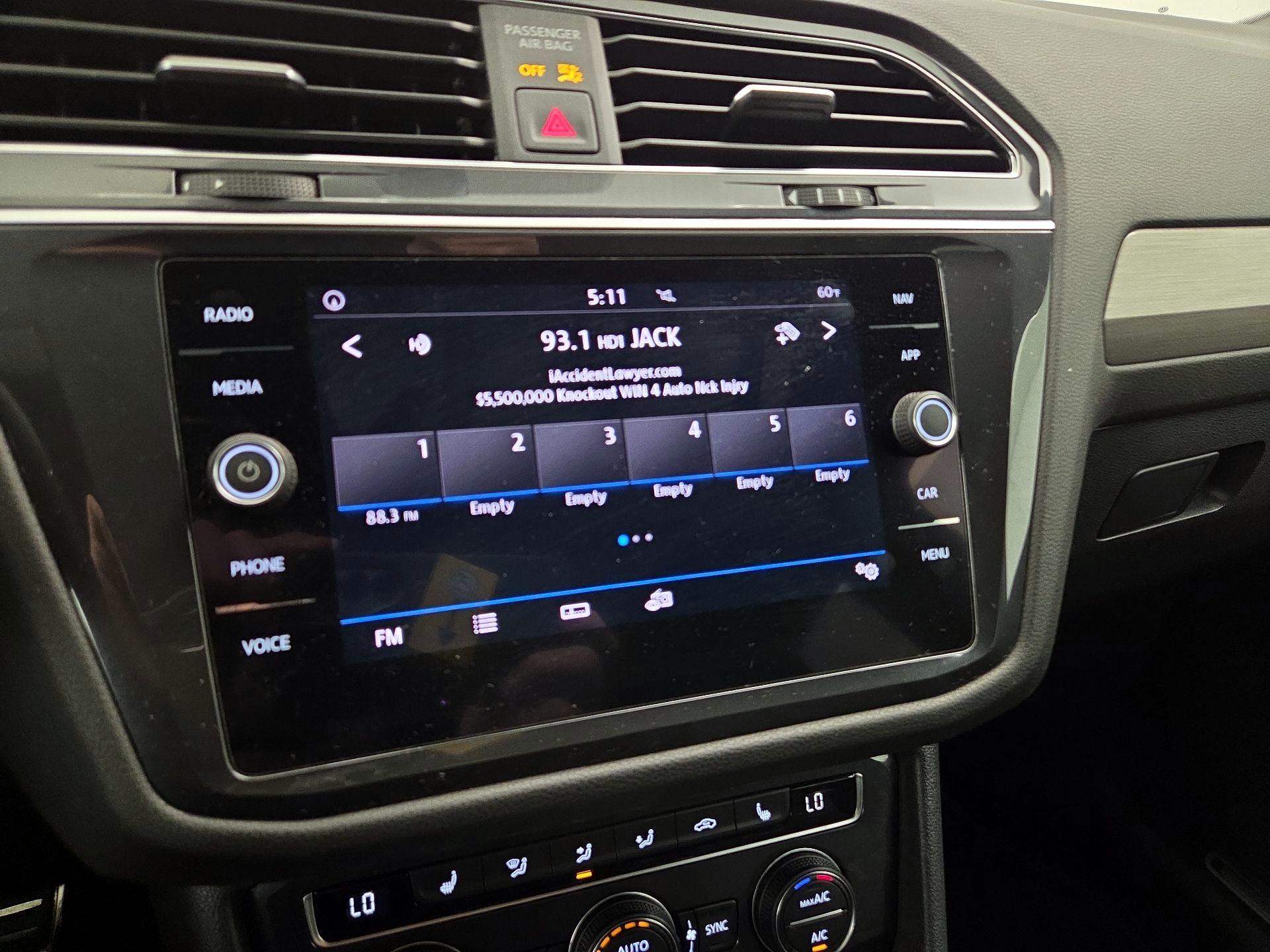 Thumbnail: 2019 Volkswagen Tiguan - 16