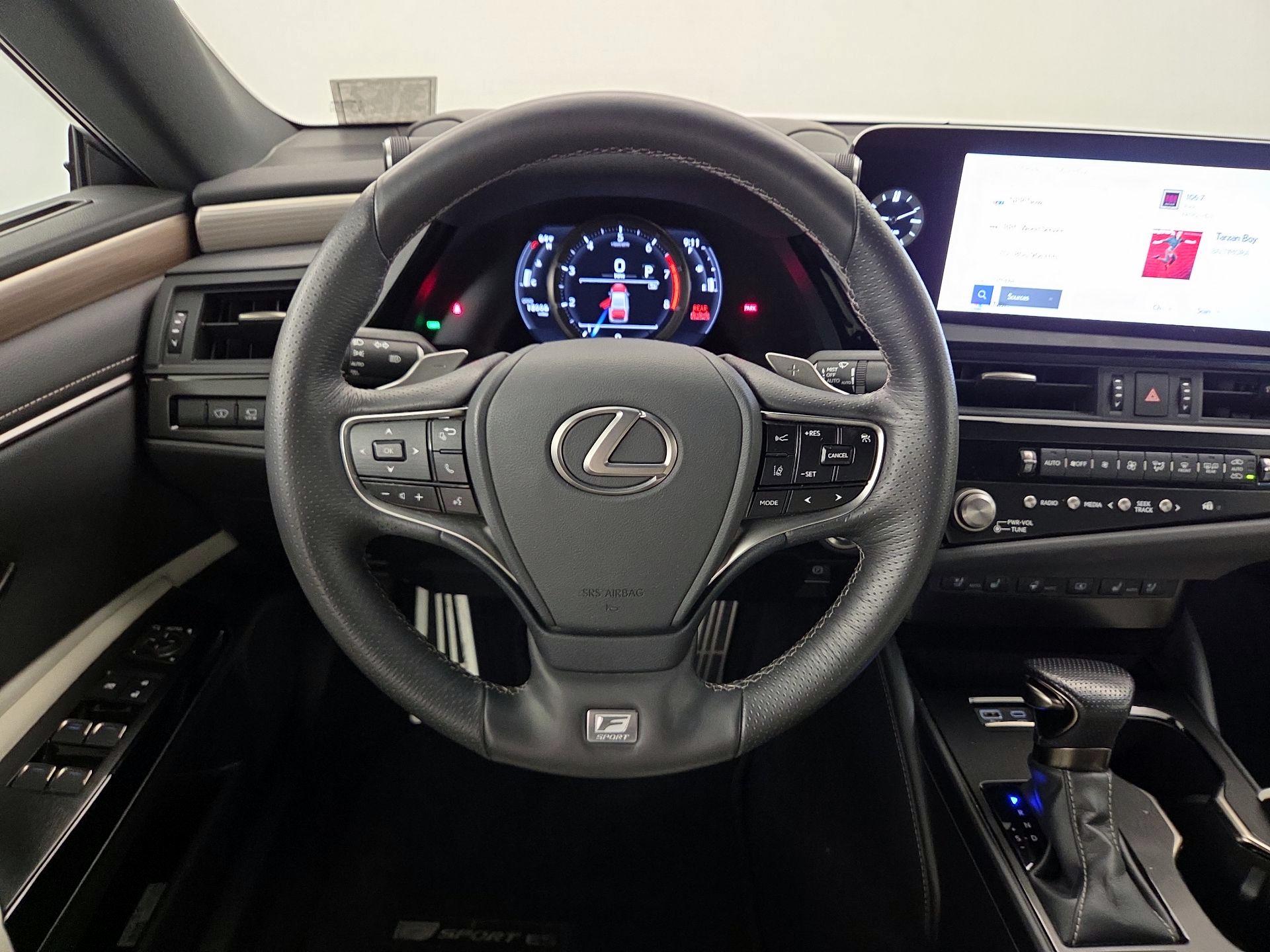 Thumbnail: 2023 Lexus ES - 10