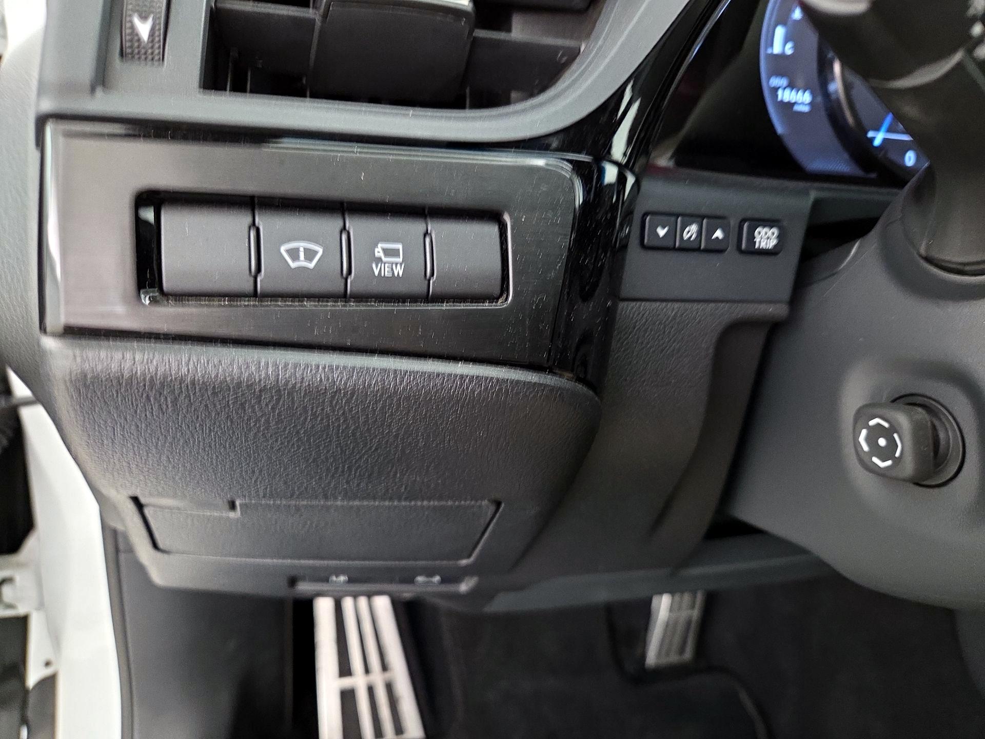 Thumbnail: 2023 Lexus ES - 13