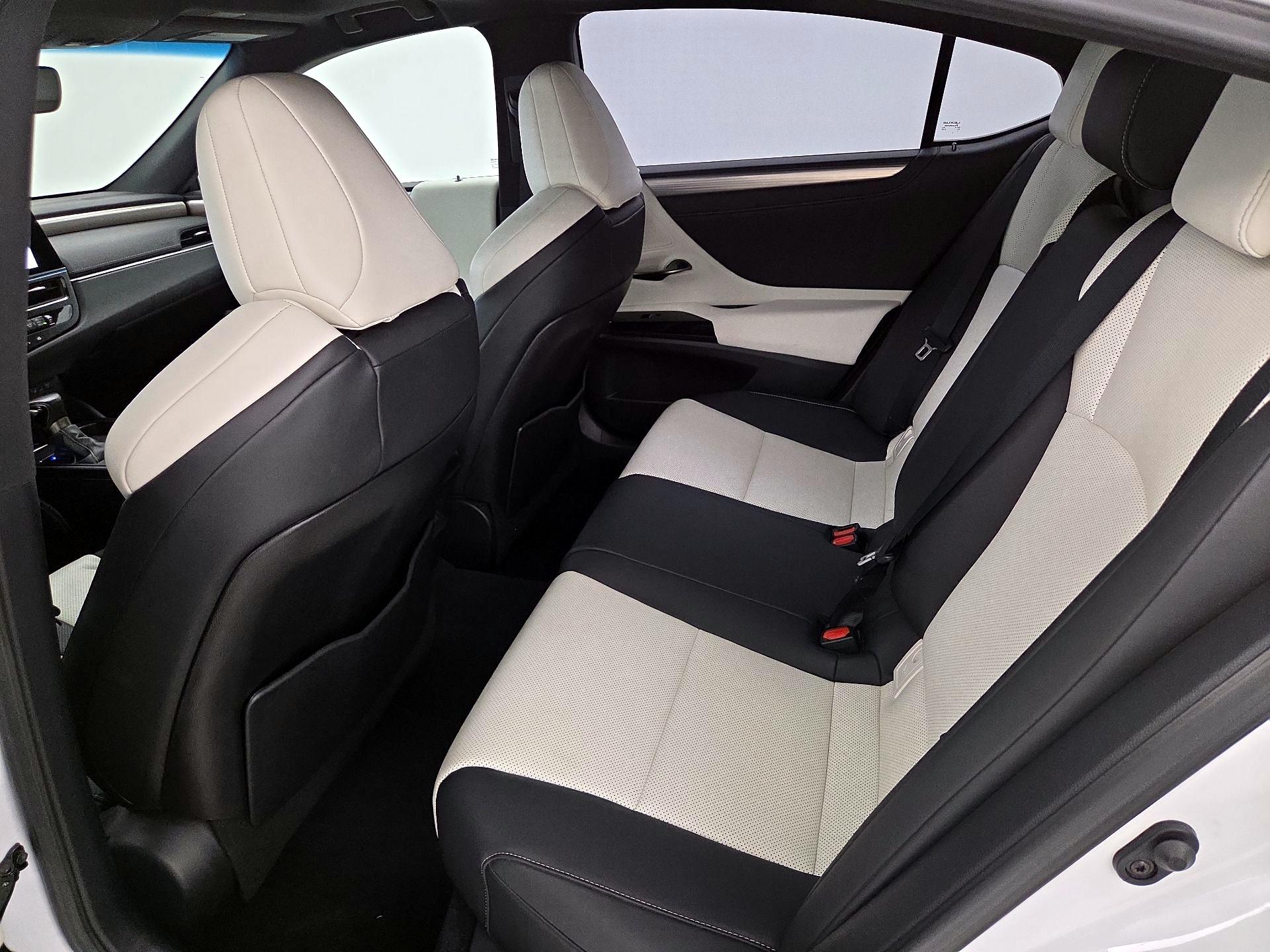 Thumbnail: 2023 Lexus ES - 20