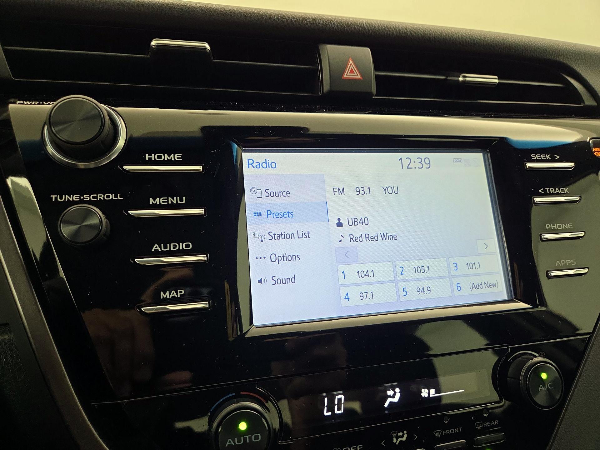 Thumbnail: 2019 Toyota Camry - 15