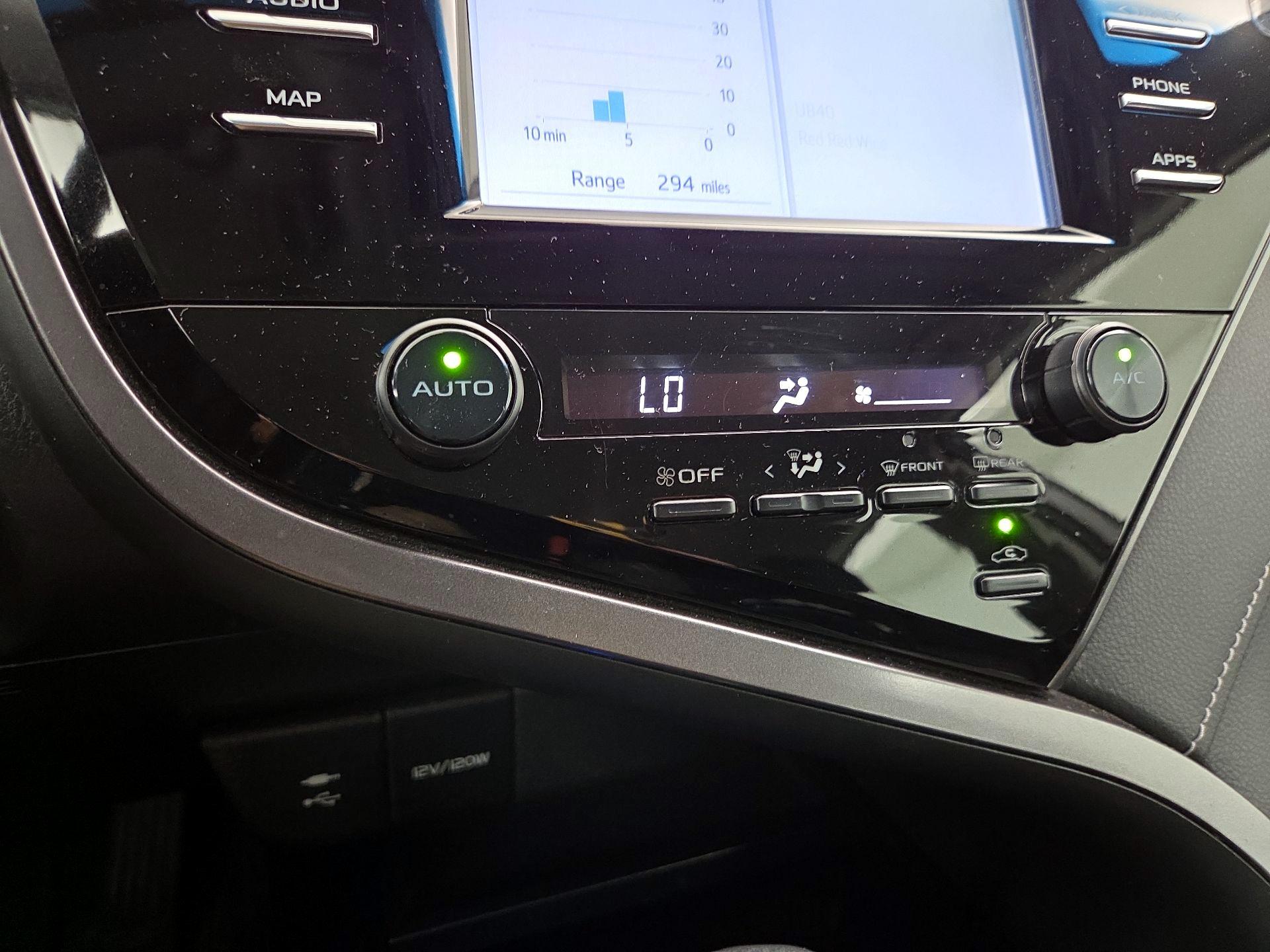 Thumbnail: 2019 Toyota Camry - 16