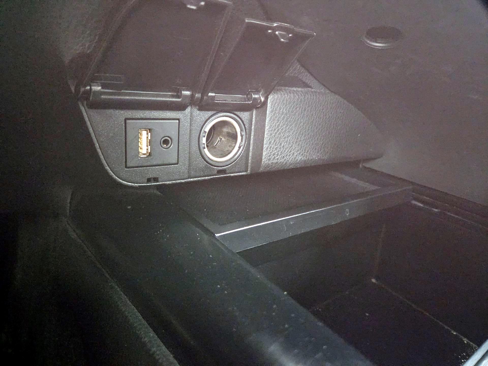 Thumbnail: 2019 Toyota Camry - 18