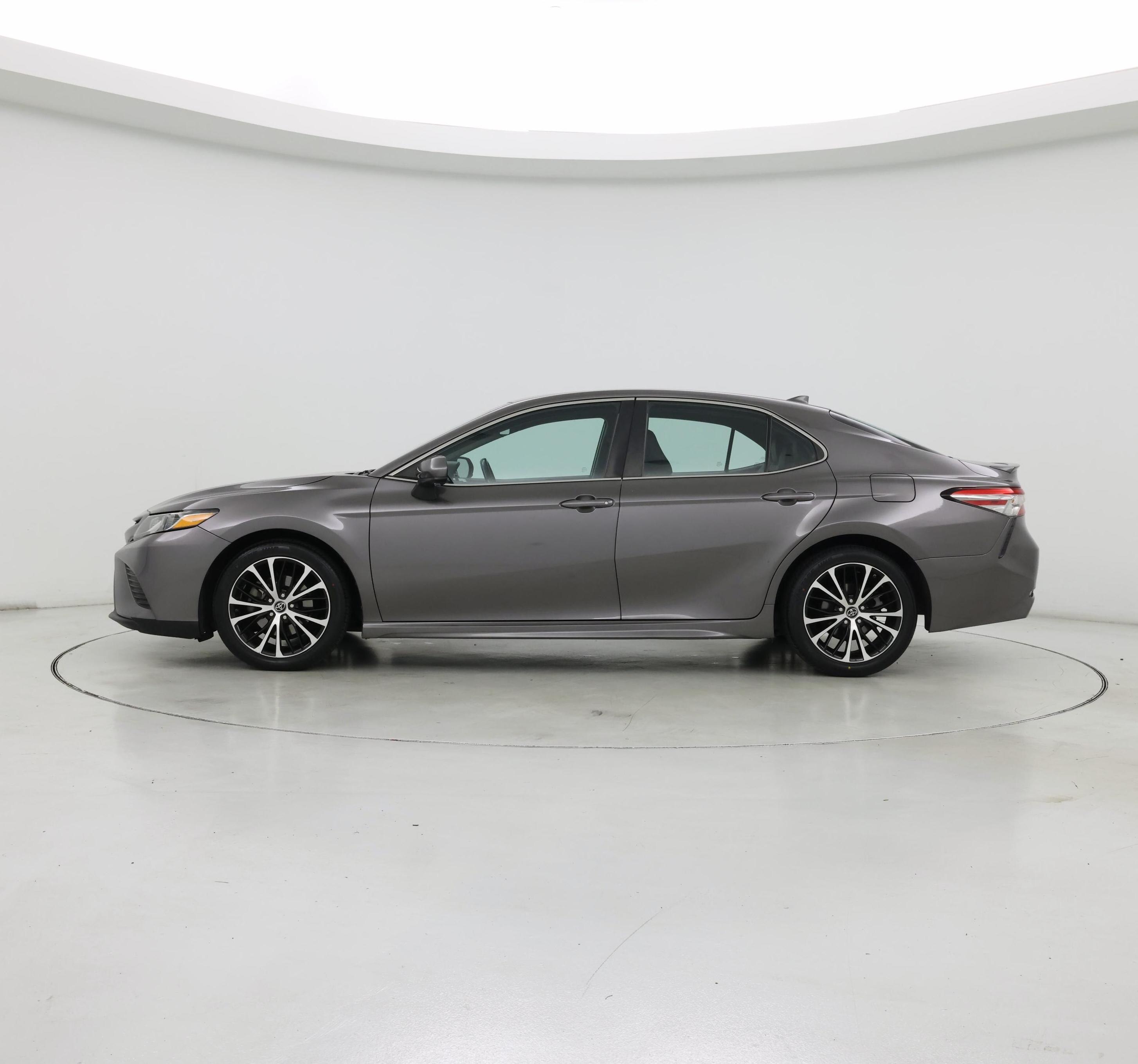 Thumbnail: 2019 Toyota Camry - 3