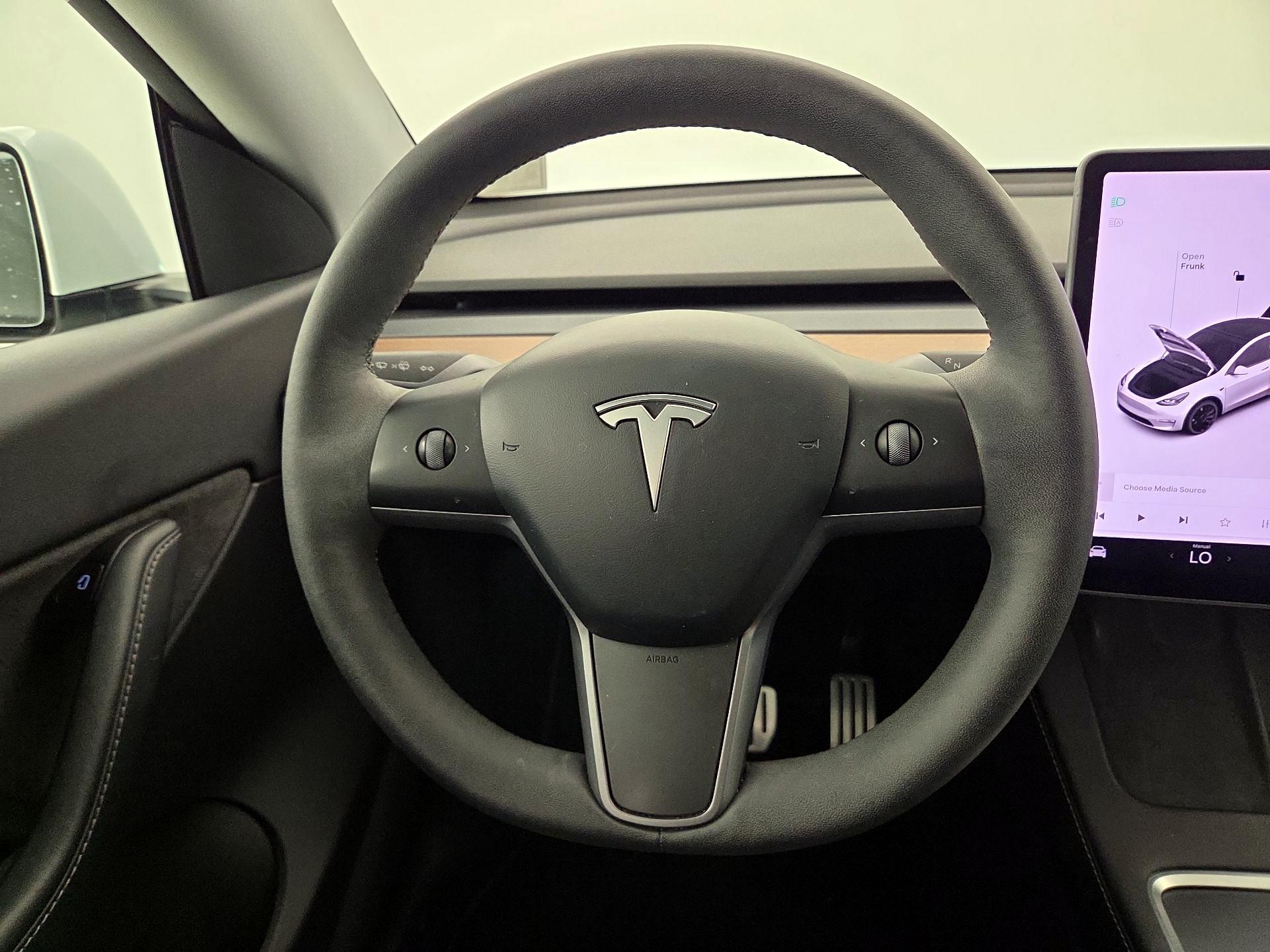 Thumbnail: 2022 Tesla Model Y - 10