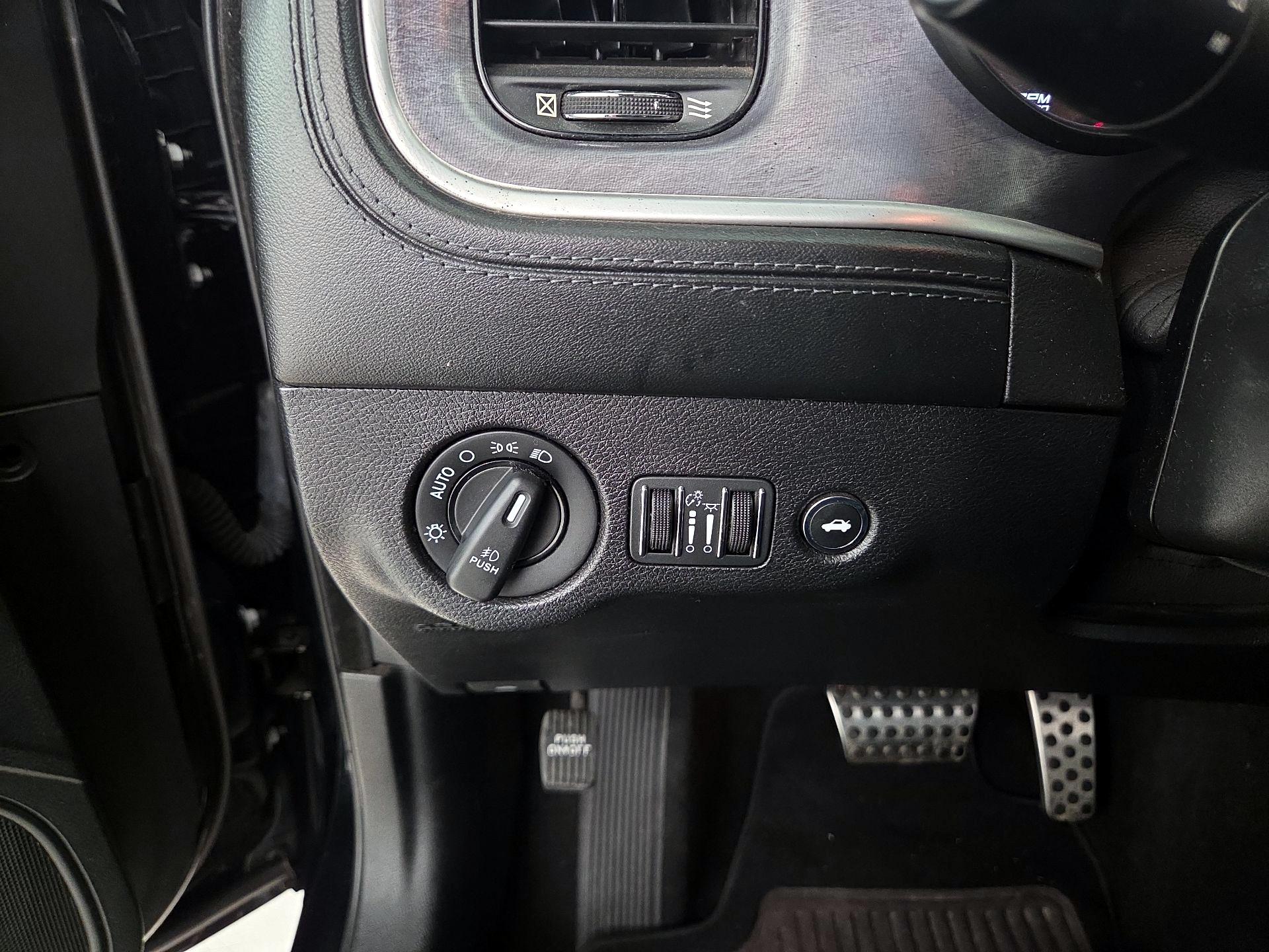 Thumbnail: 2019 Dodge Charger - 13