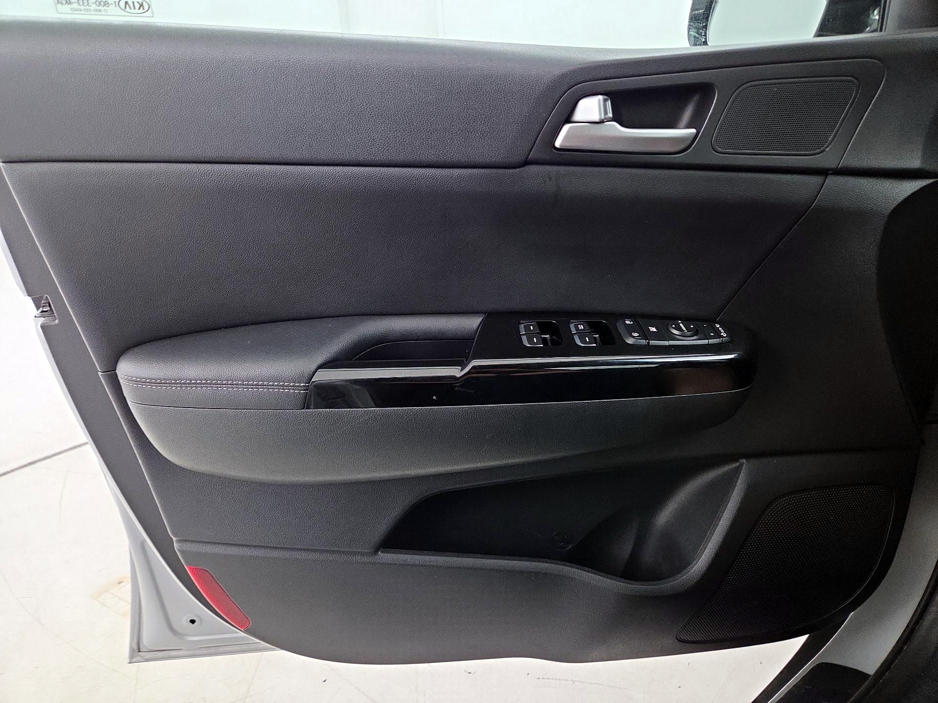 Thumbnail: 2019 Kia Sportage - 12