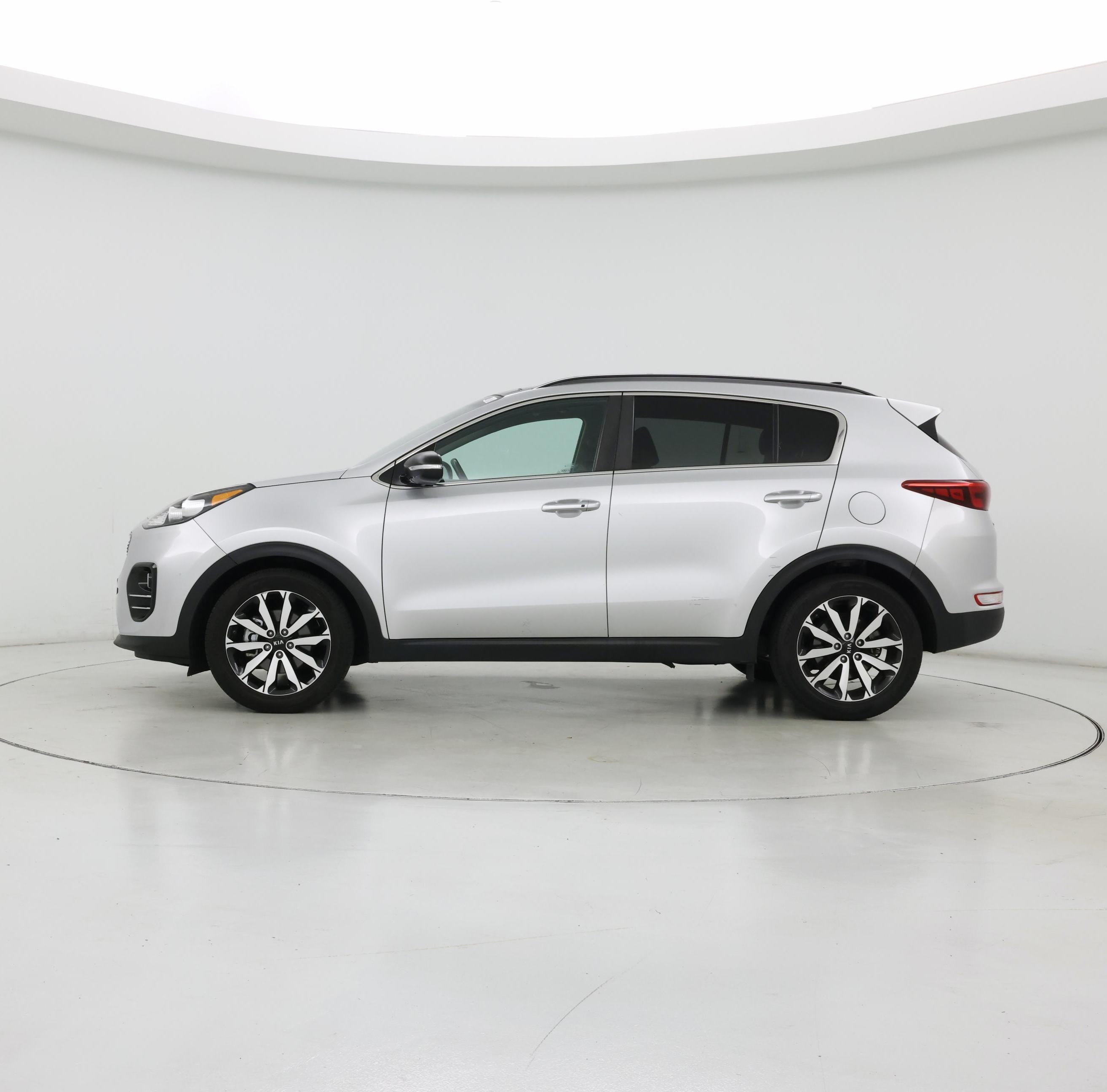 Thumbnail: 2019 Kia Sportage - 3