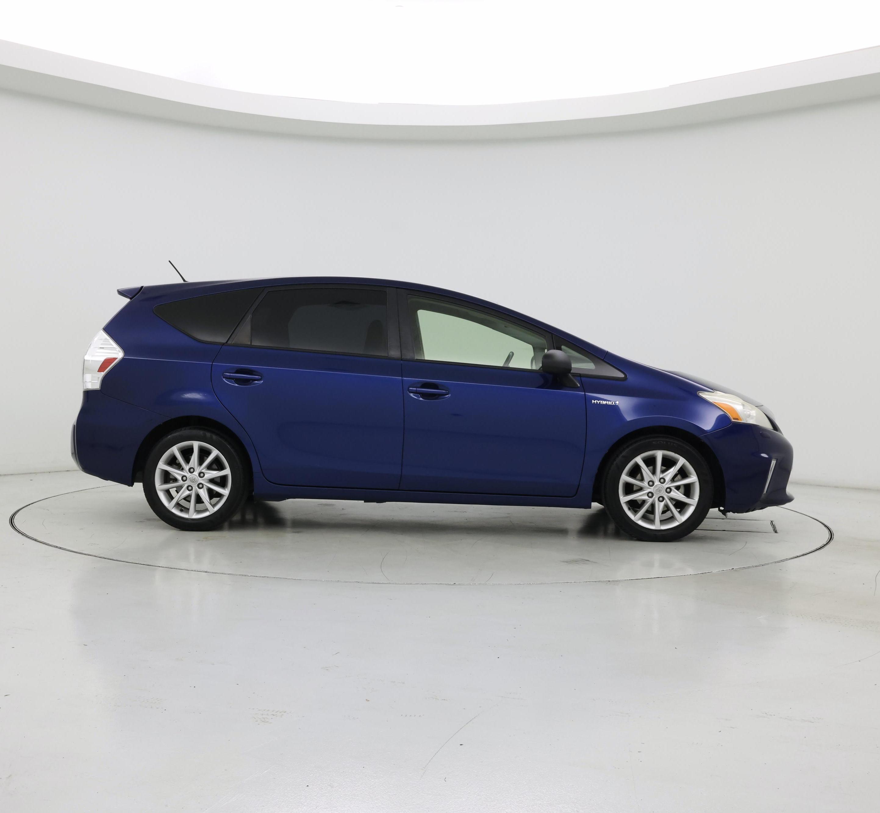 Thumbnail: 2014 Toyota Prius v - 7