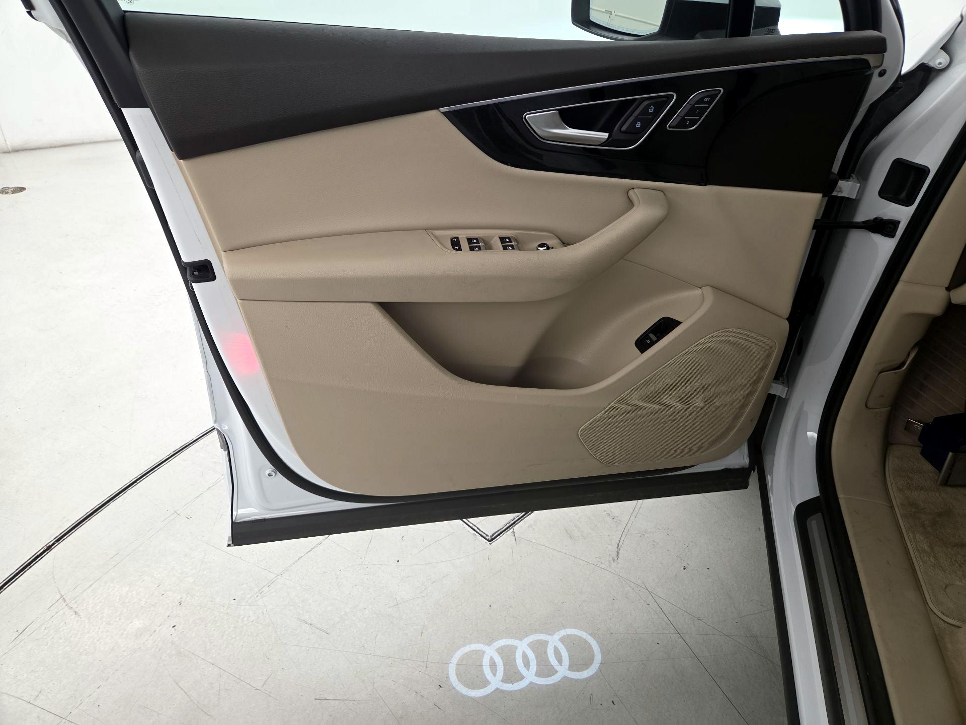 Thumbnail: 2017 Audi Q7 - 12