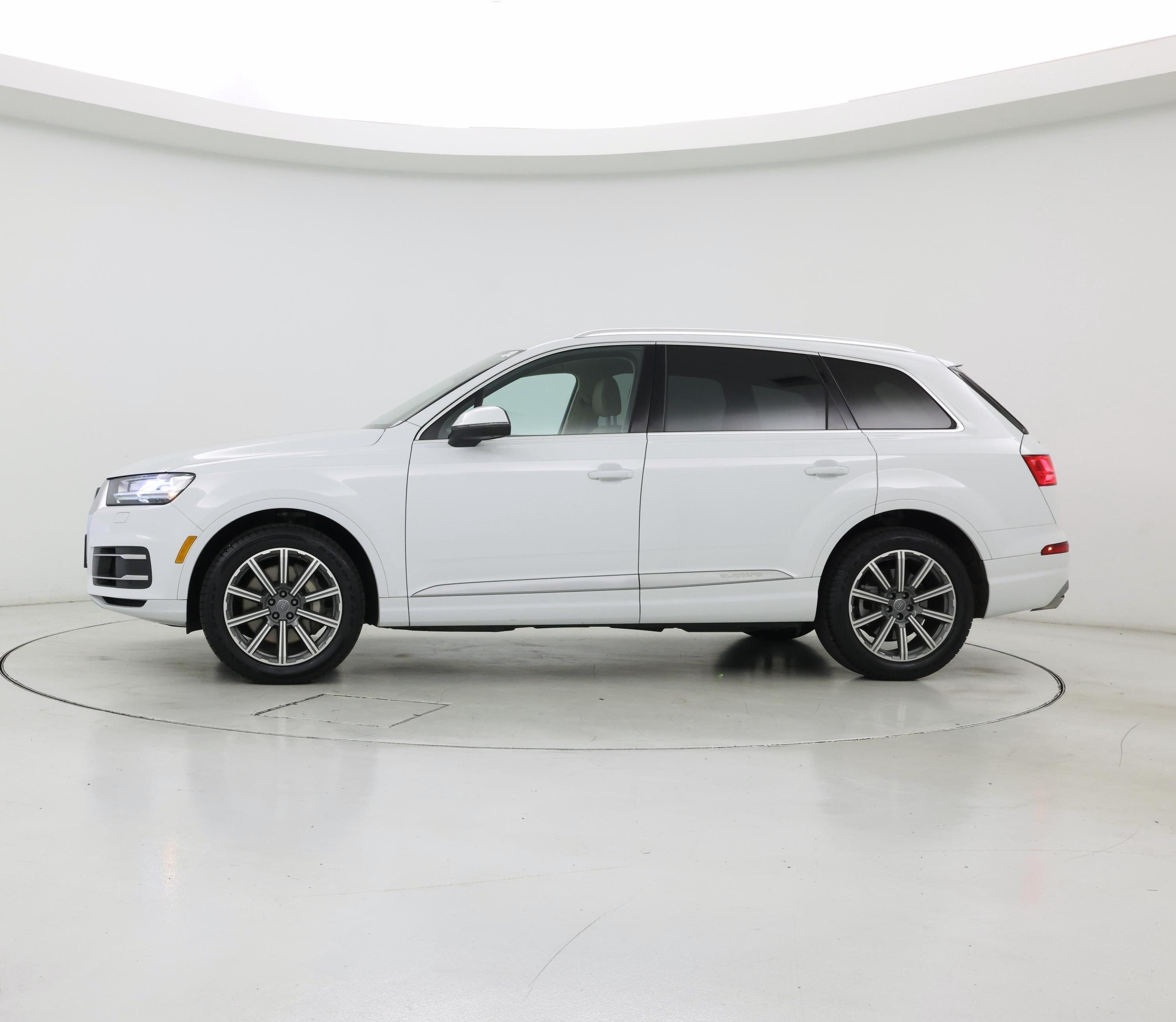 Thumbnail: 2017 Audi Q7 - 3