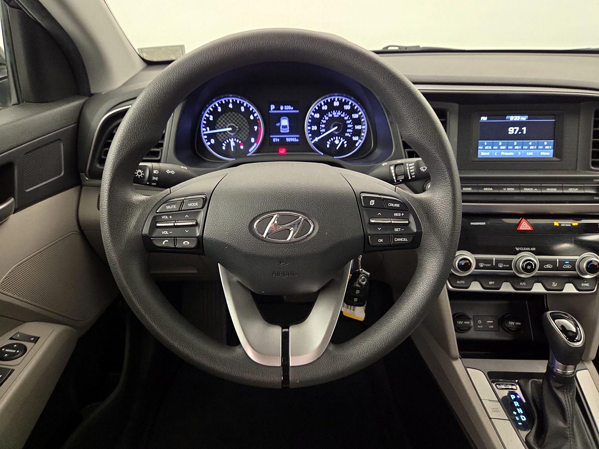 Thumbnail: 2020 Hyundai Elantra - 10