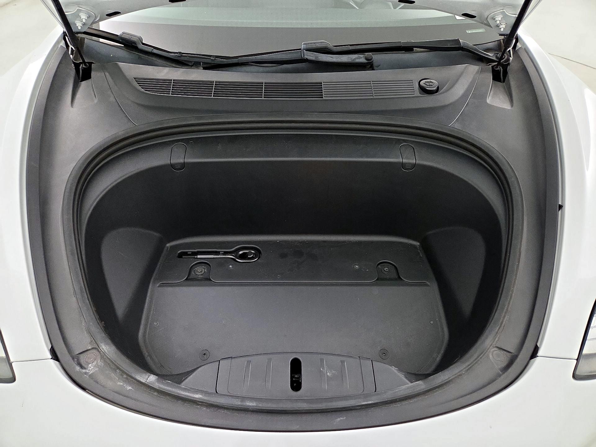 Thumbnail: 2019 Tesla Model 3 - 20