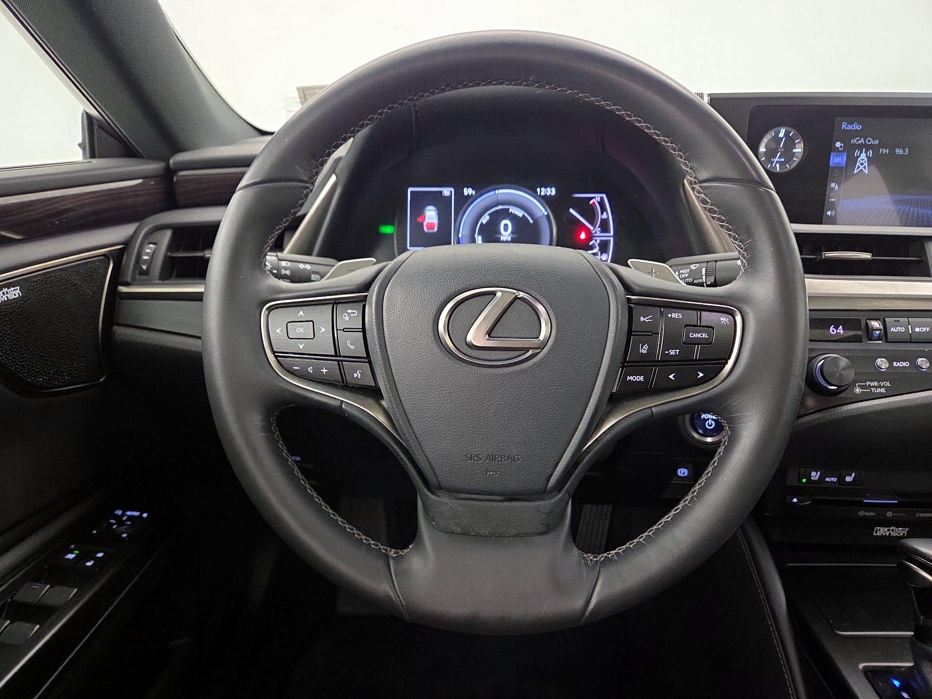 Thumbnail: 2020 Lexus ES - 10