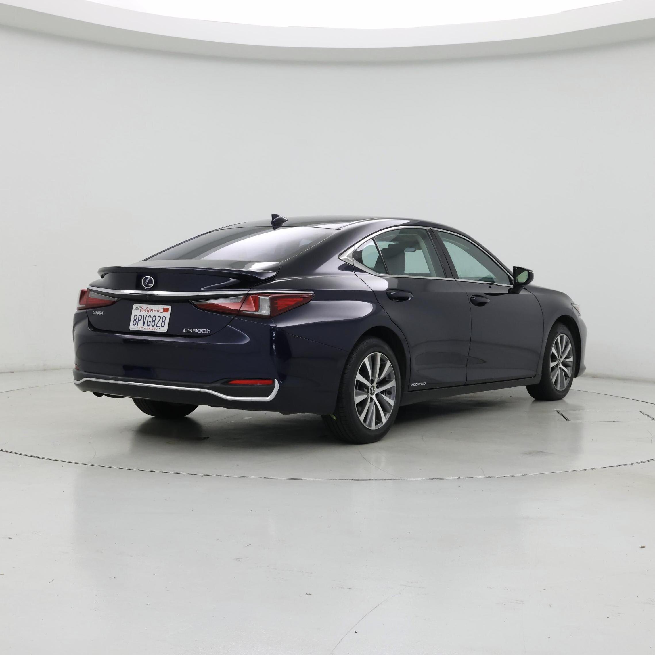 Thumbnail: 2020 Lexus ES - 8