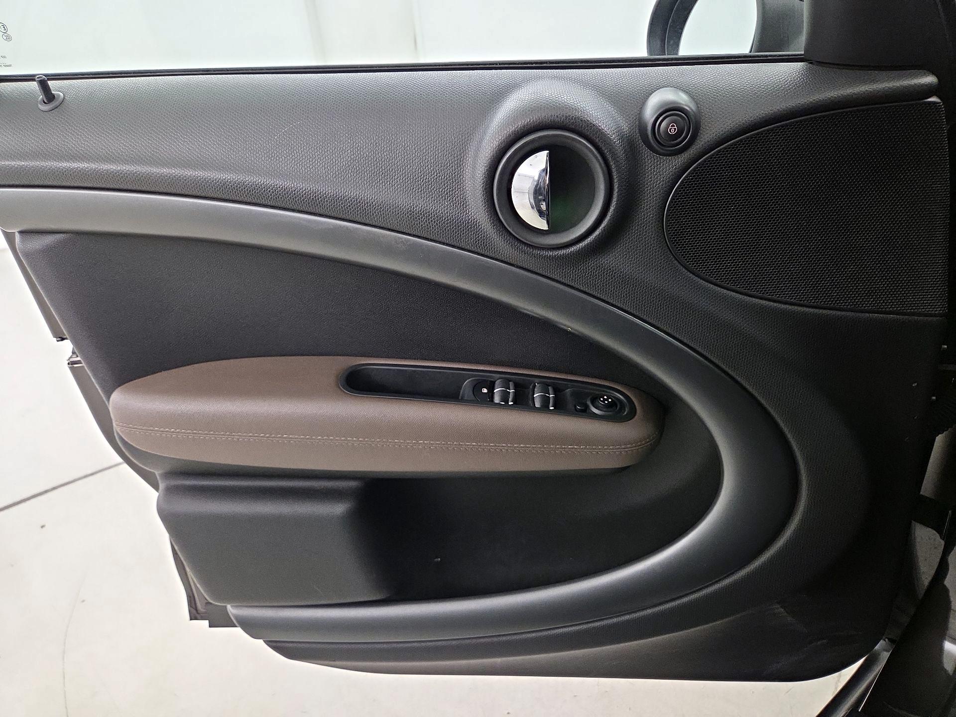 Thumbnail: 2015 MINI Cooper Countryman - 12