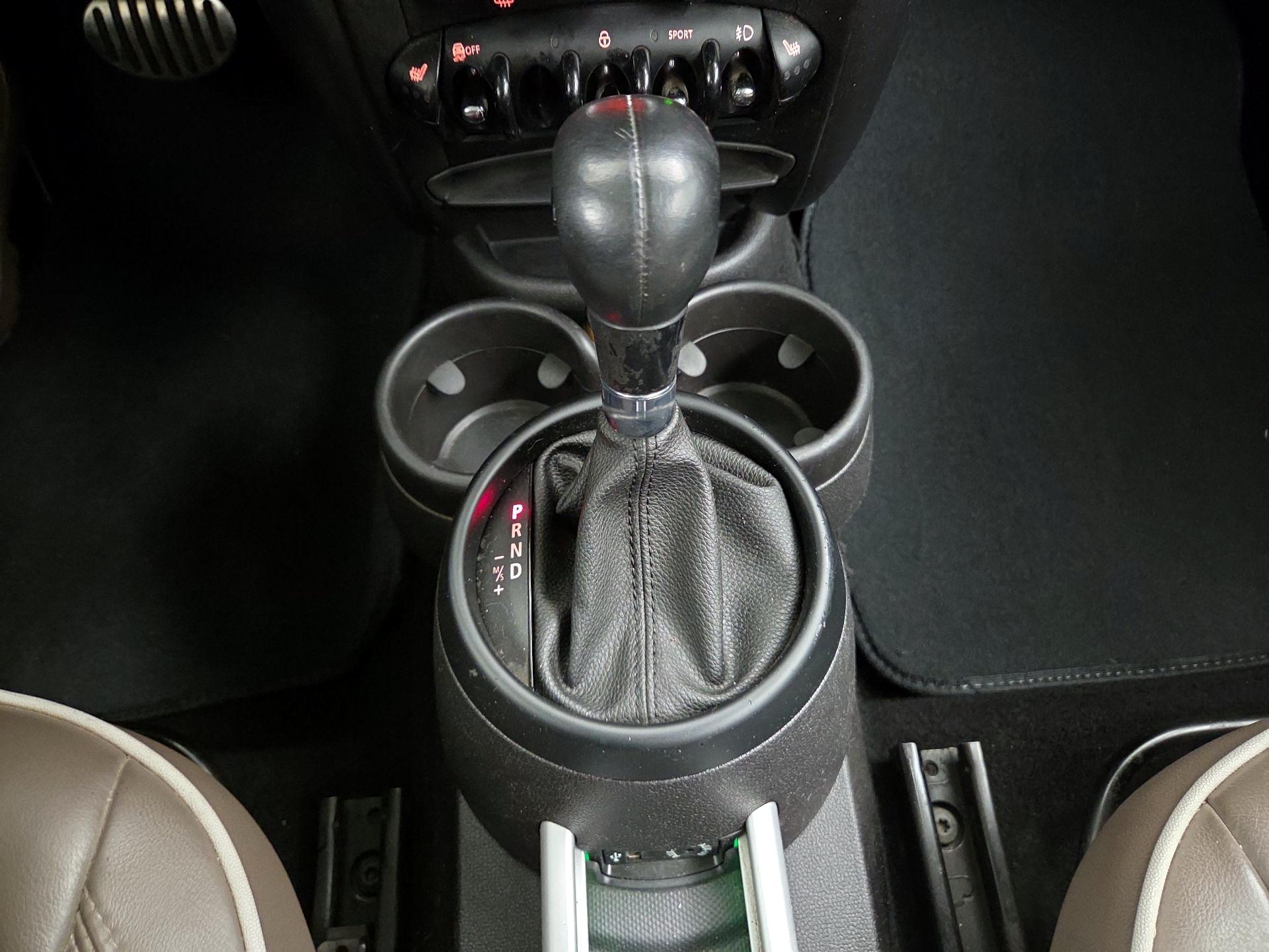 Thumbnail: 2015 MINI Cooper Countryman - 15