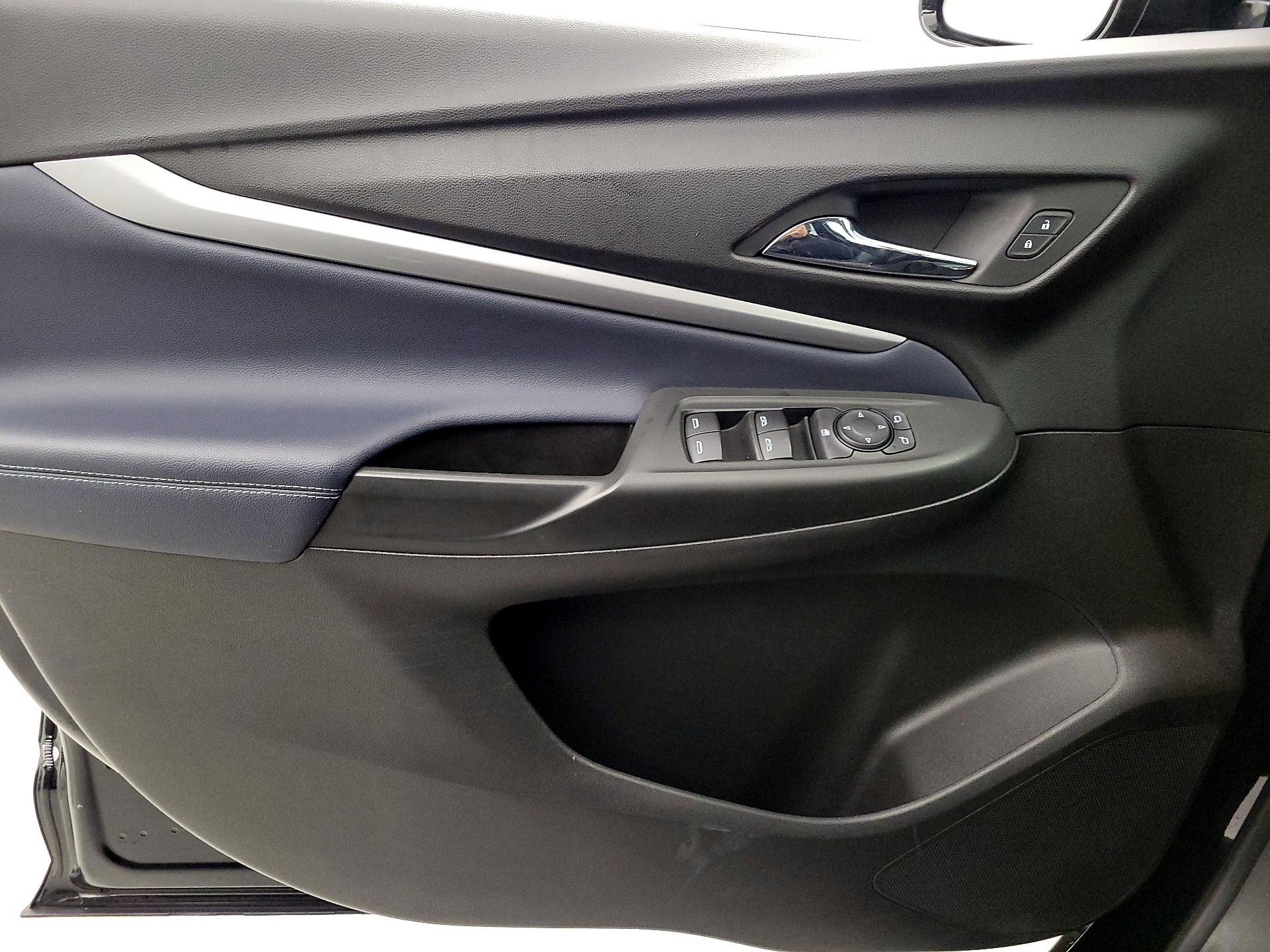 Thumbnail: 2023 Chevrolet Bolt EUV - 12