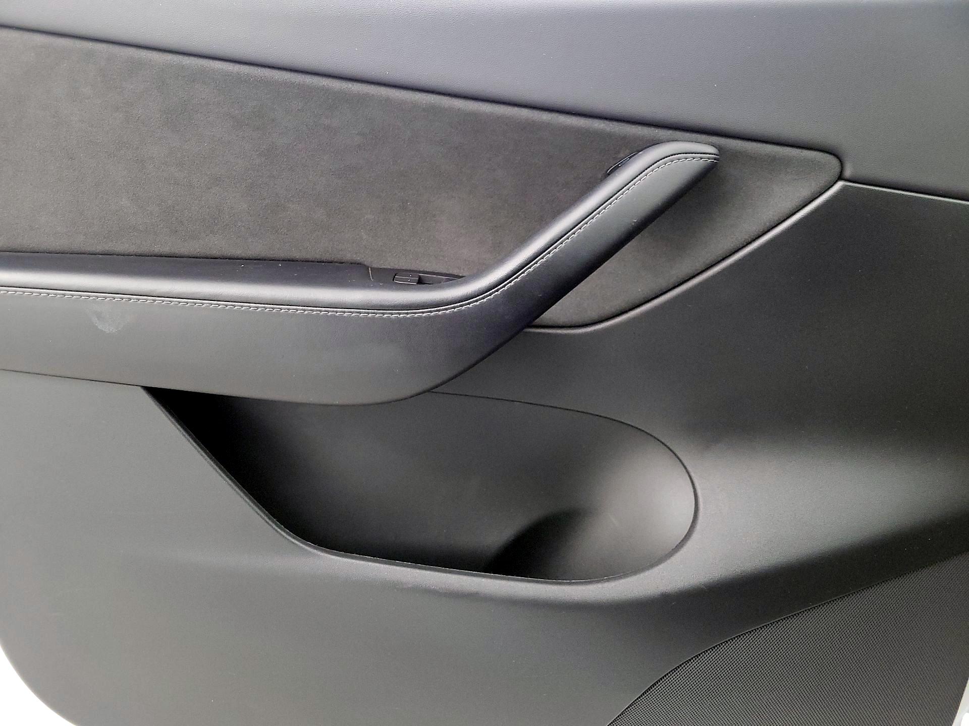 Thumbnail: 2022 Tesla Model Y - 12