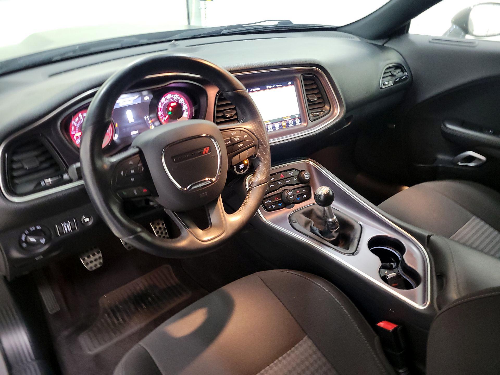 Thumbnail: 2017 Dodge Challenger - 9