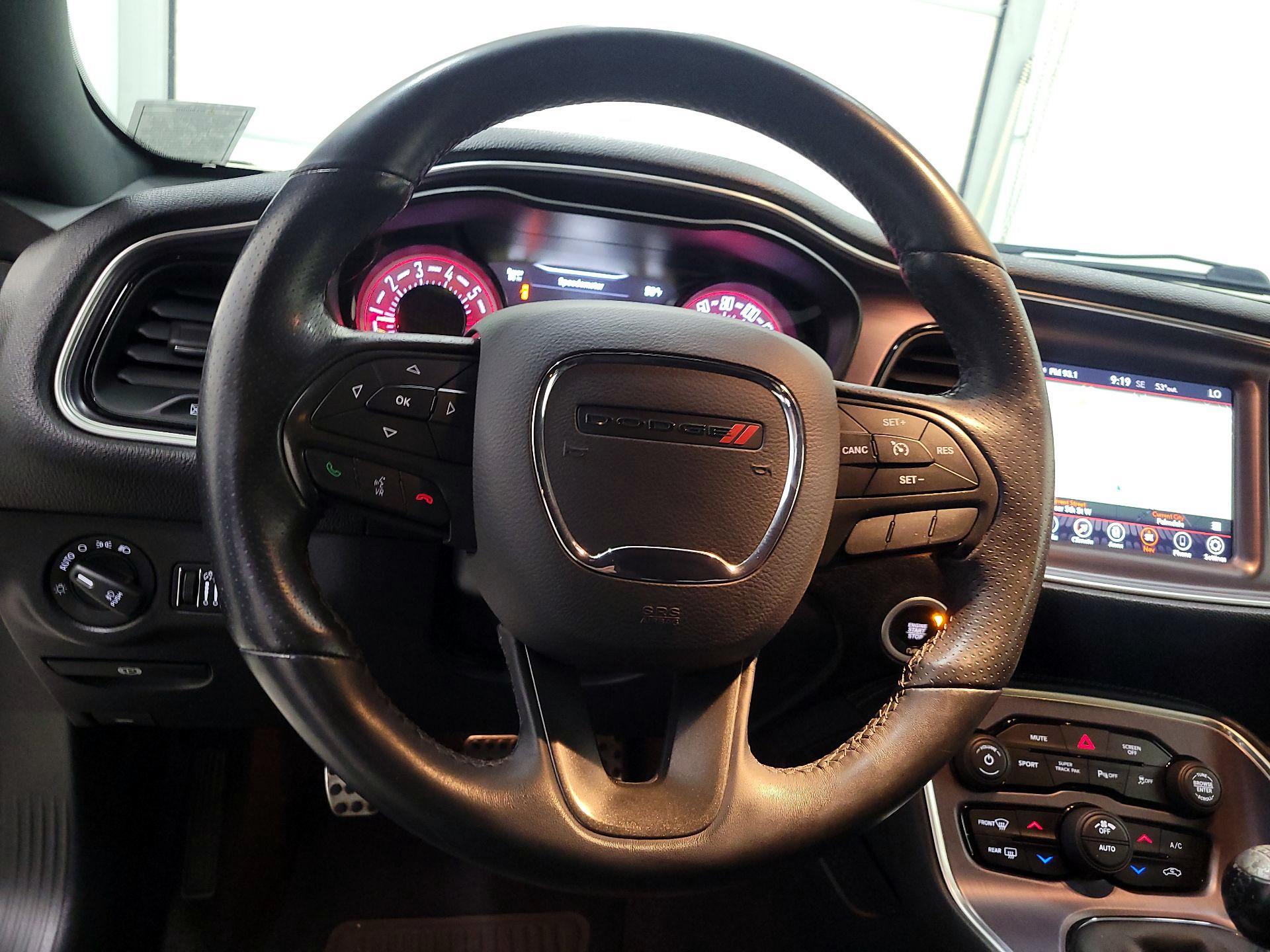 Thumbnail: 2017 Dodge Challenger - 10