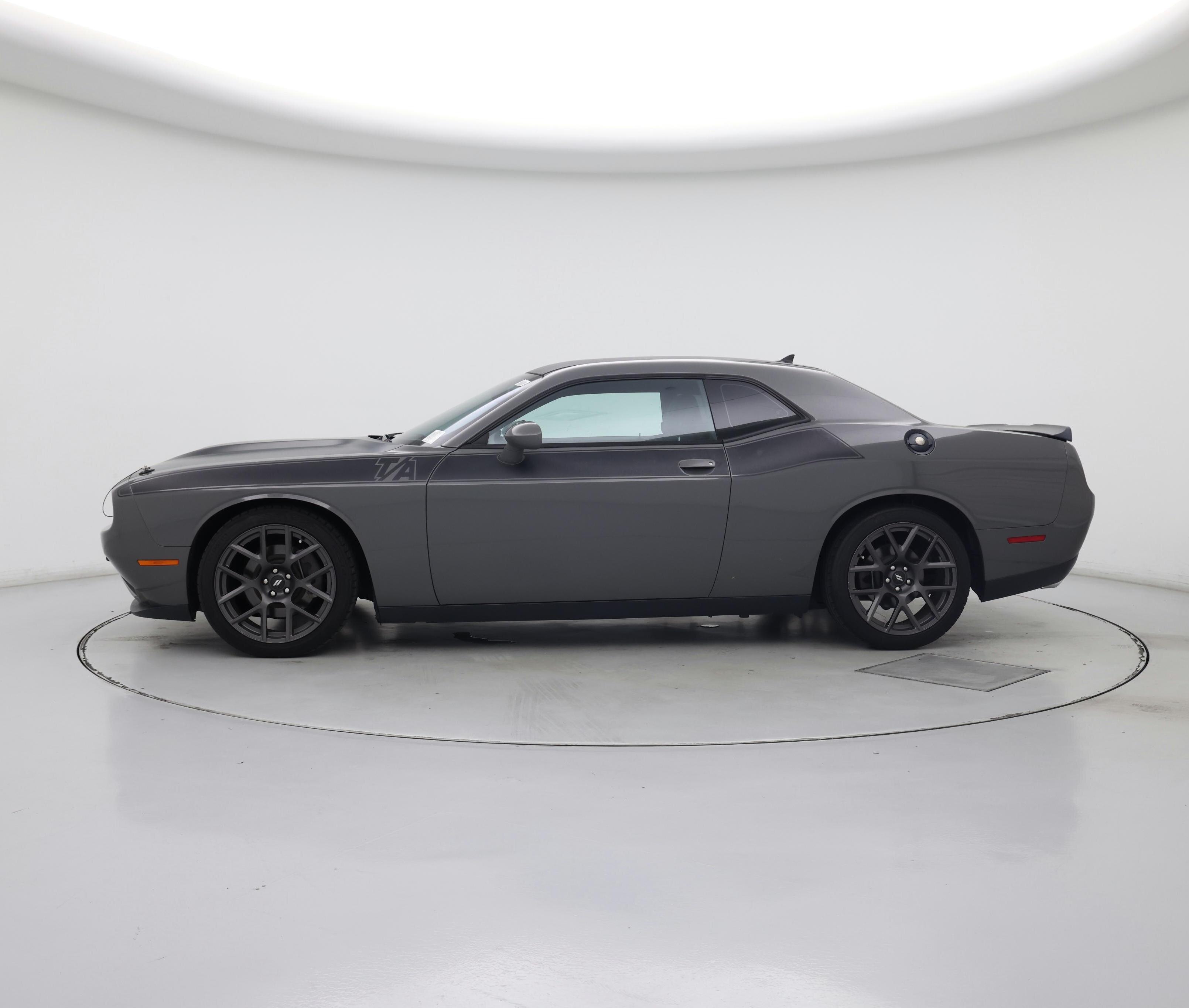 Thumbnail: 2017 Dodge Challenger - 3