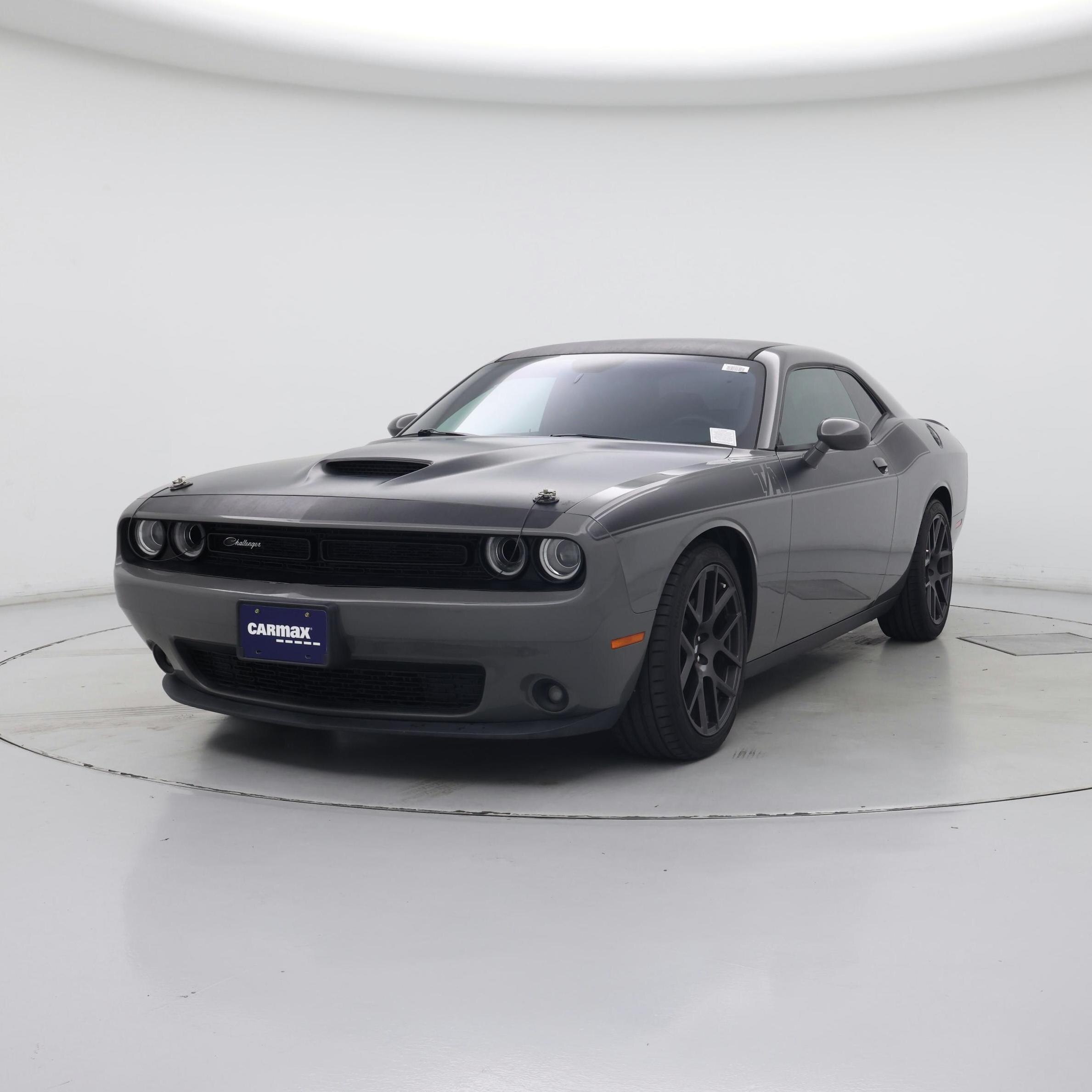 Thumbnail: 2017 Dodge Challenger - 4