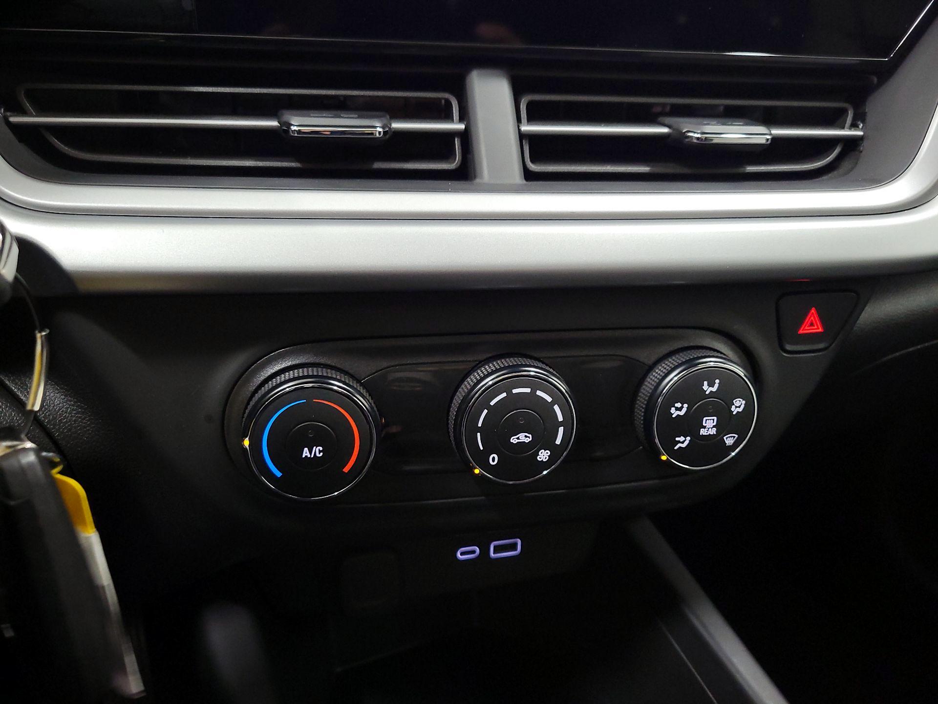 Thumbnail: 2024 Chevrolet Trax - 16