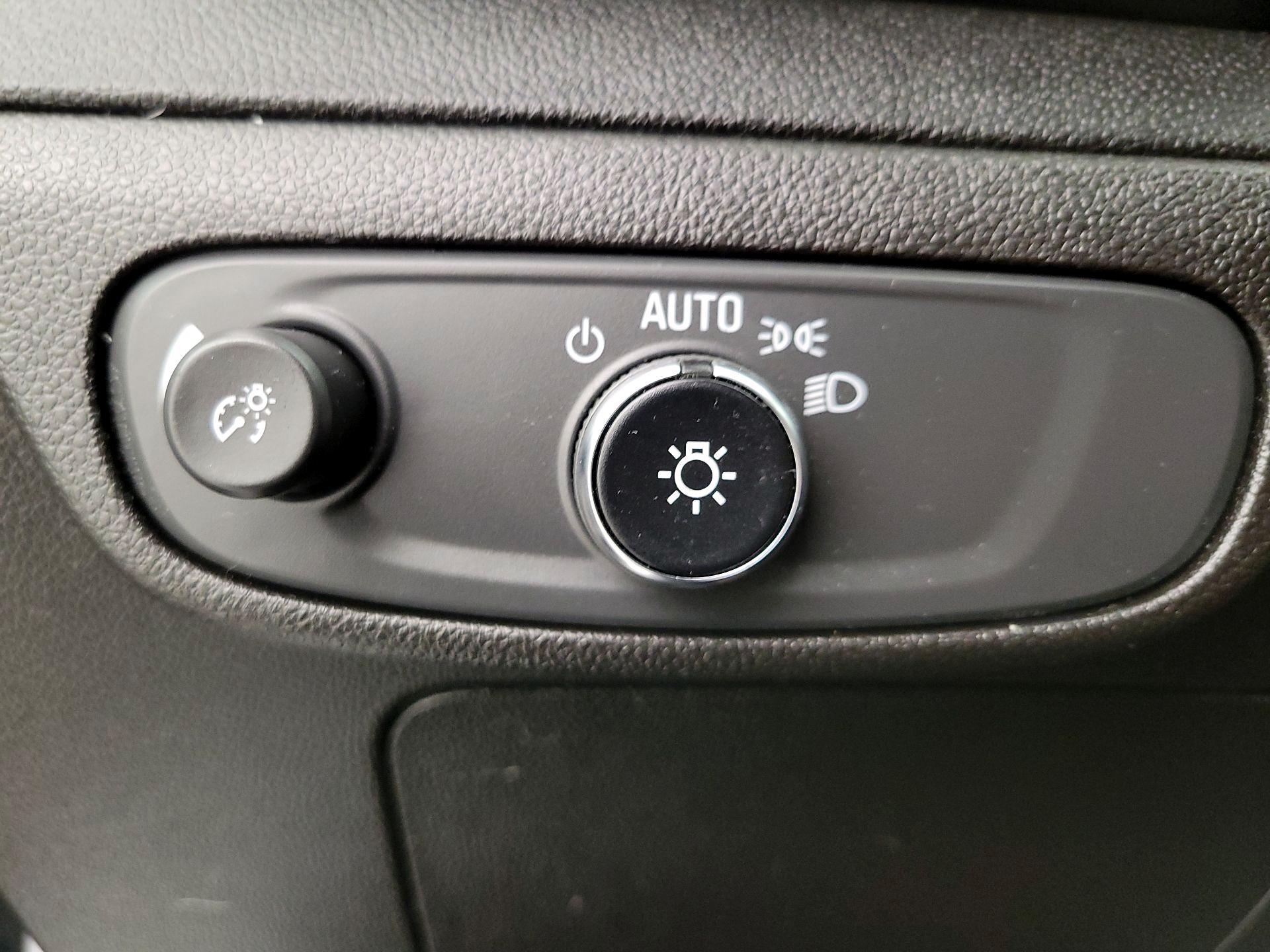 Thumbnail: 2023 Chevrolet Bolt EUV - 13