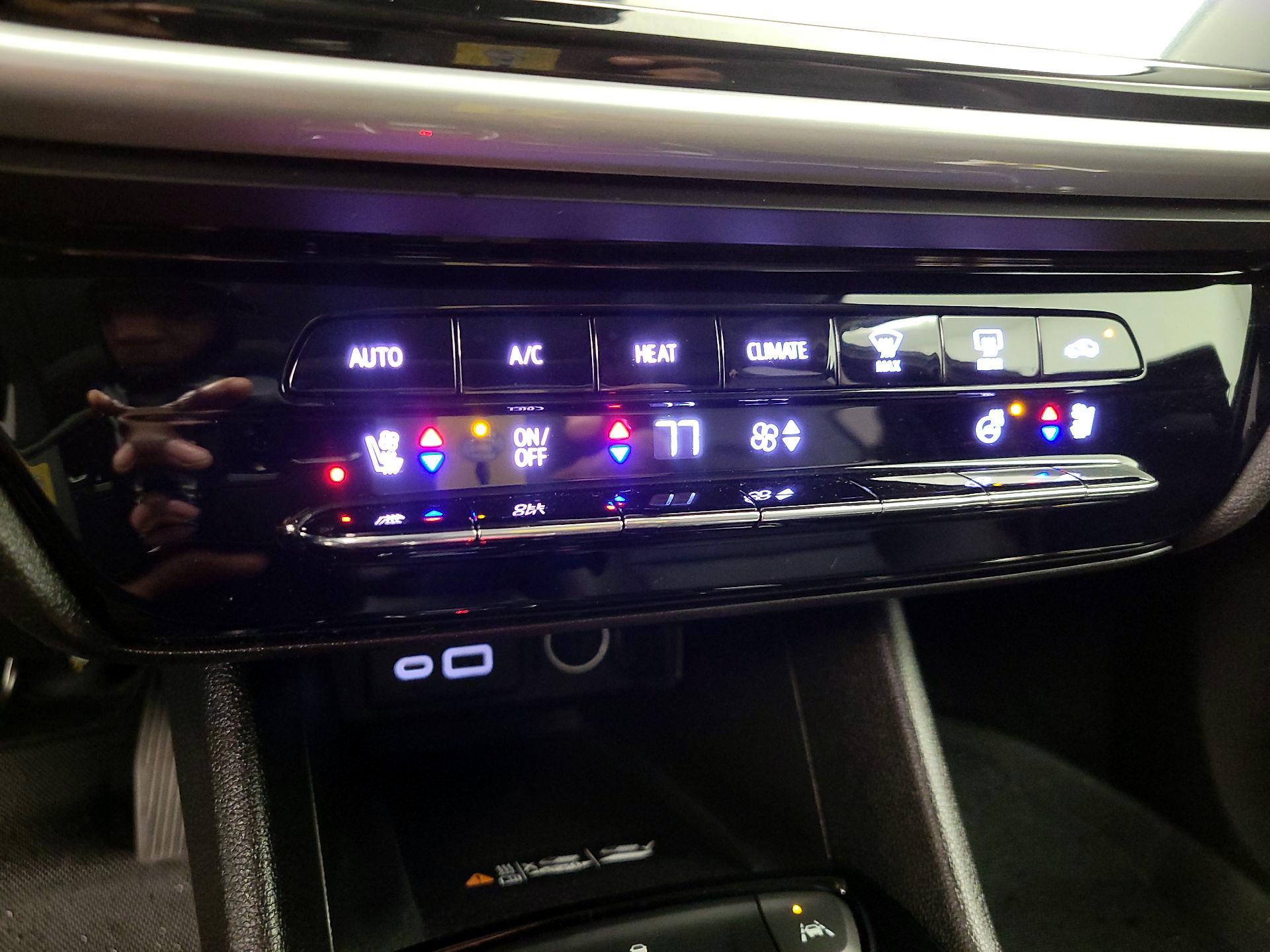 Thumbnail: 2023 Chevrolet Bolt EUV - 16