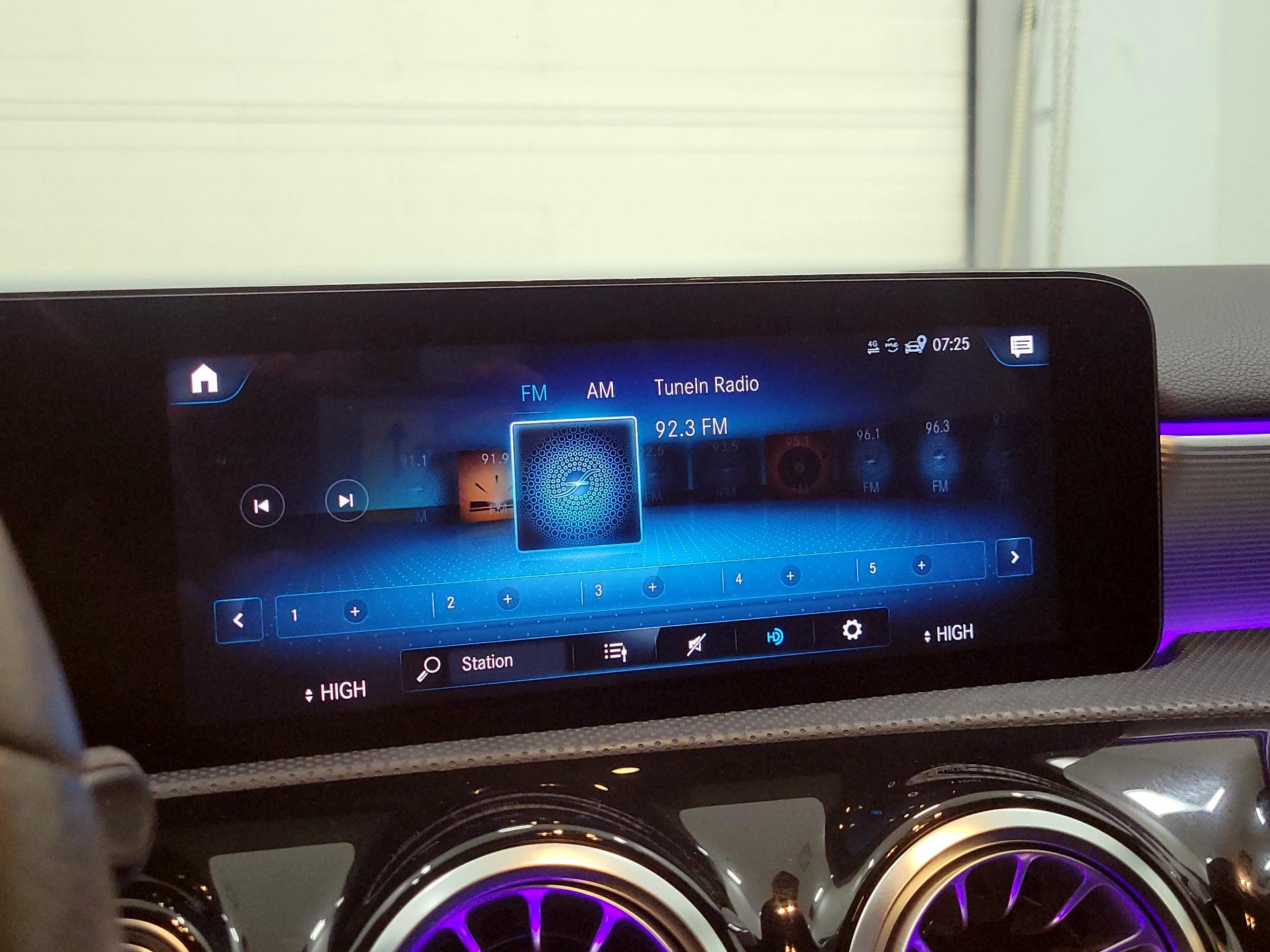 Thumbnail: 2022 Mercedes-Benz A-Class - 15