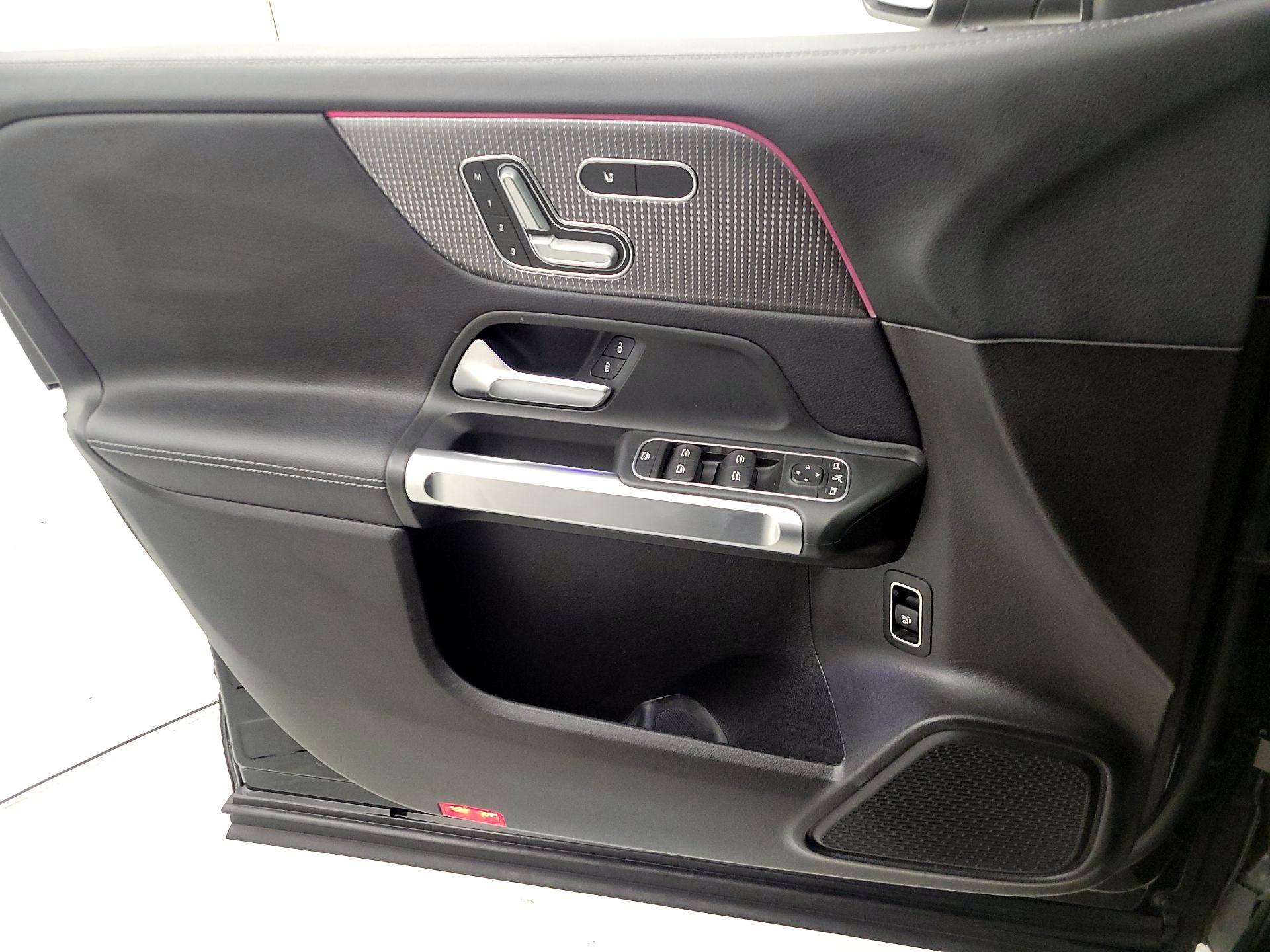 Thumbnail: 2020 Mercedes-Benz GLB - 12