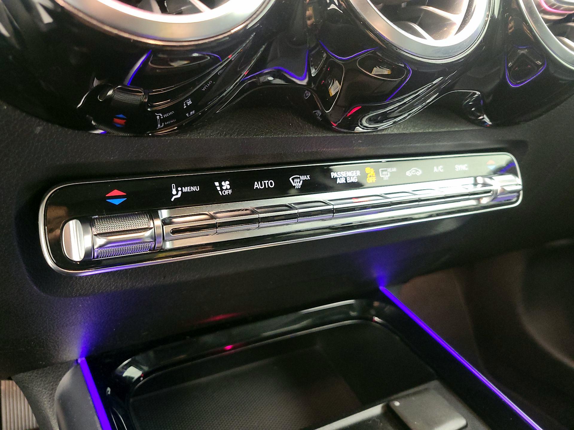 Thumbnail: 2020 Mercedes-Benz GLB - 16