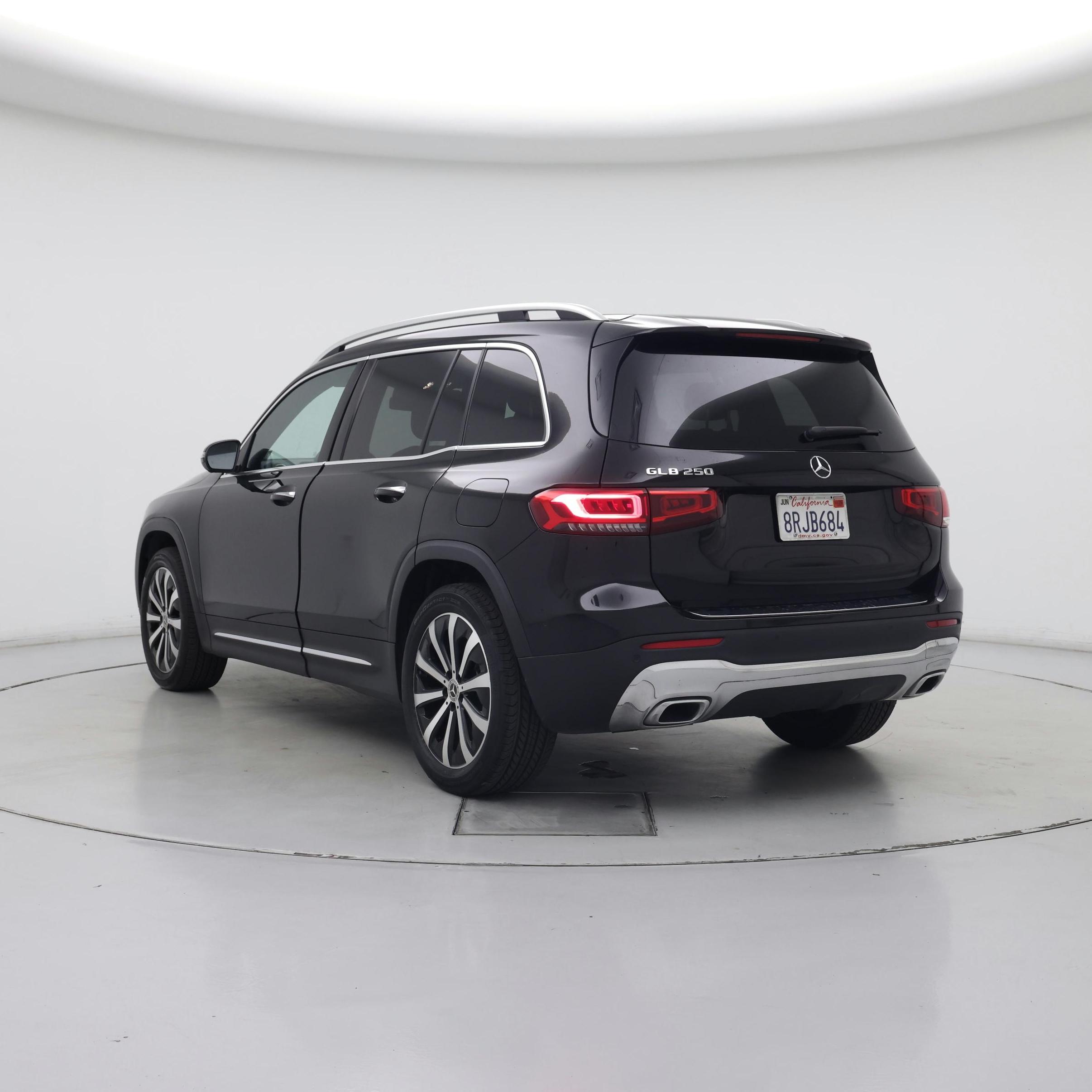 Thumbnail: 2020 Mercedes-Benz GLB - 2