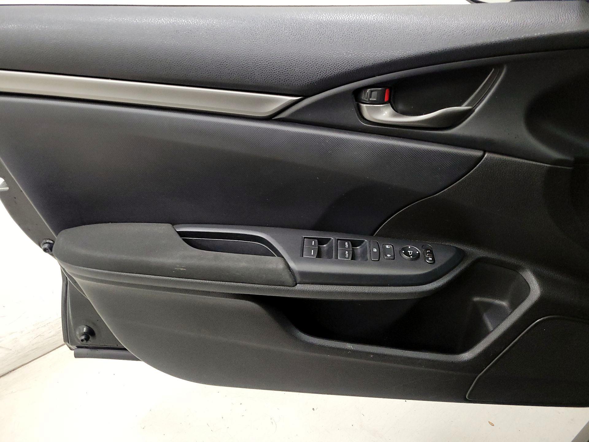 Thumbnail: 2019 Honda Civic - 12