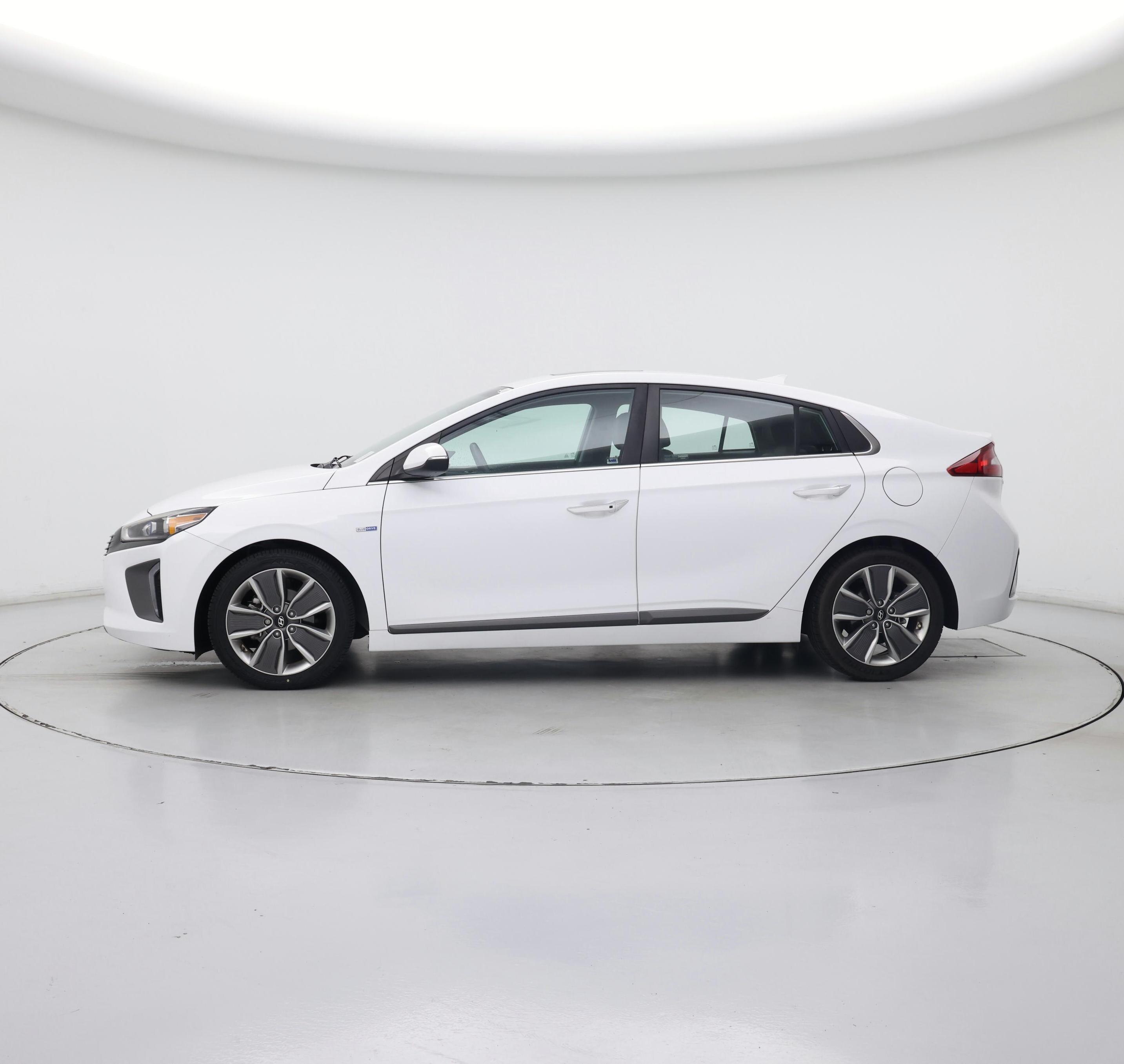 Thumbnail: 2019 Hyundai Ioniq - 3