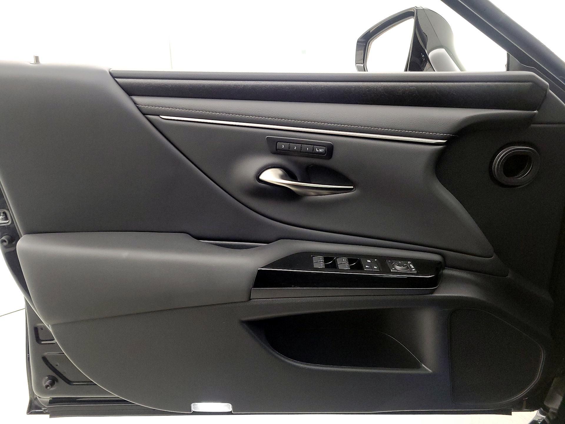 Thumbnail: 2024 Lexus ES - 12