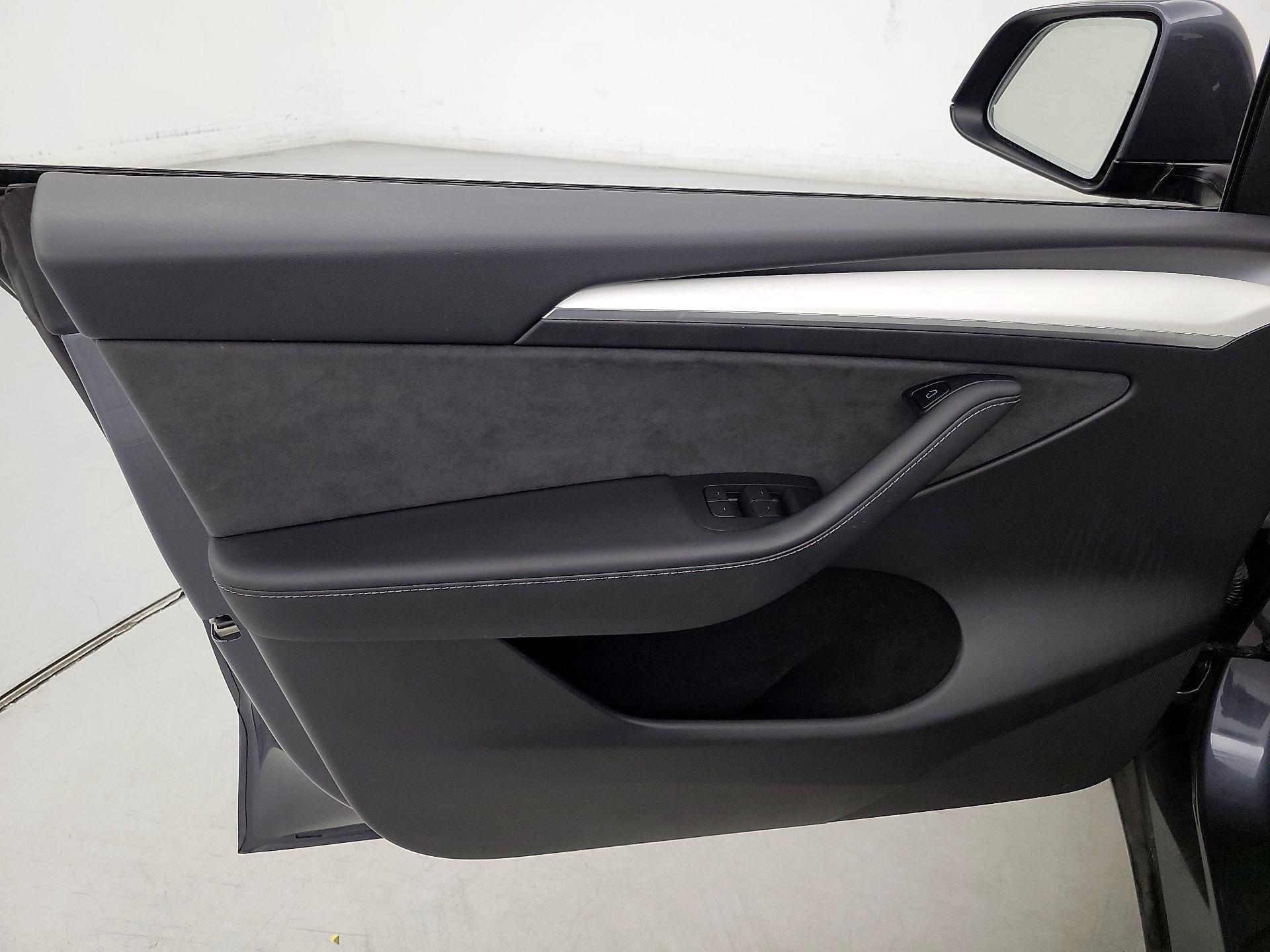 Thumbnail: 2023 Tesla Model Y - 12