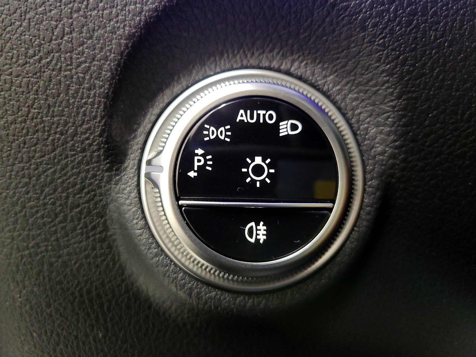 Thumbnail: 2025 Mercedes-Benz CLE - 13