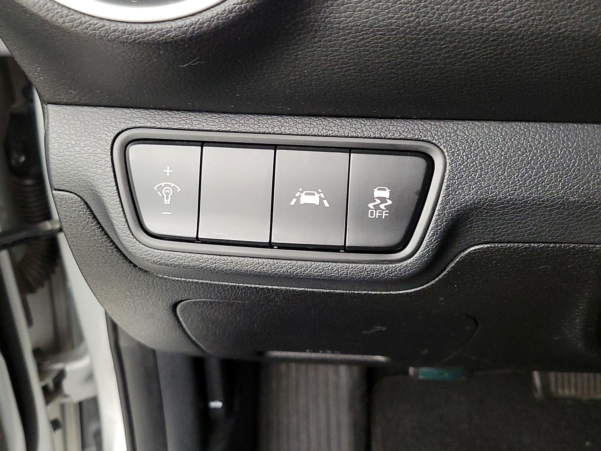 Thumbnail: 2019 Kia Forte - 13